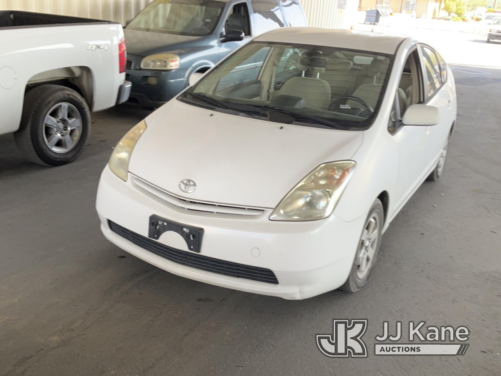 (Jurupa Valley, CA) 2005 Toyota Prius Hybrid Hatchback Runs & Moves