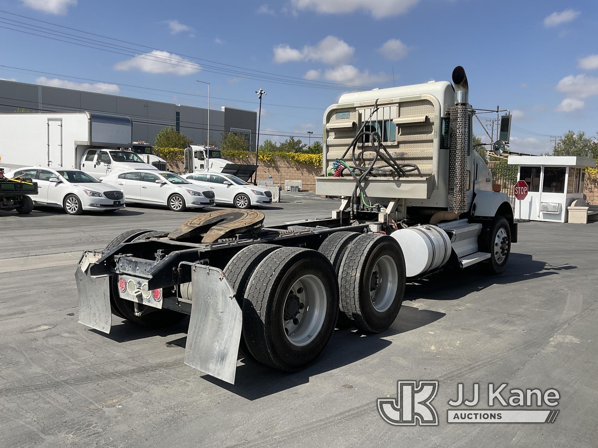 (Jurupa Valley, CA) 2009 Kenworth T800 Conventional Cab Runs & Moves