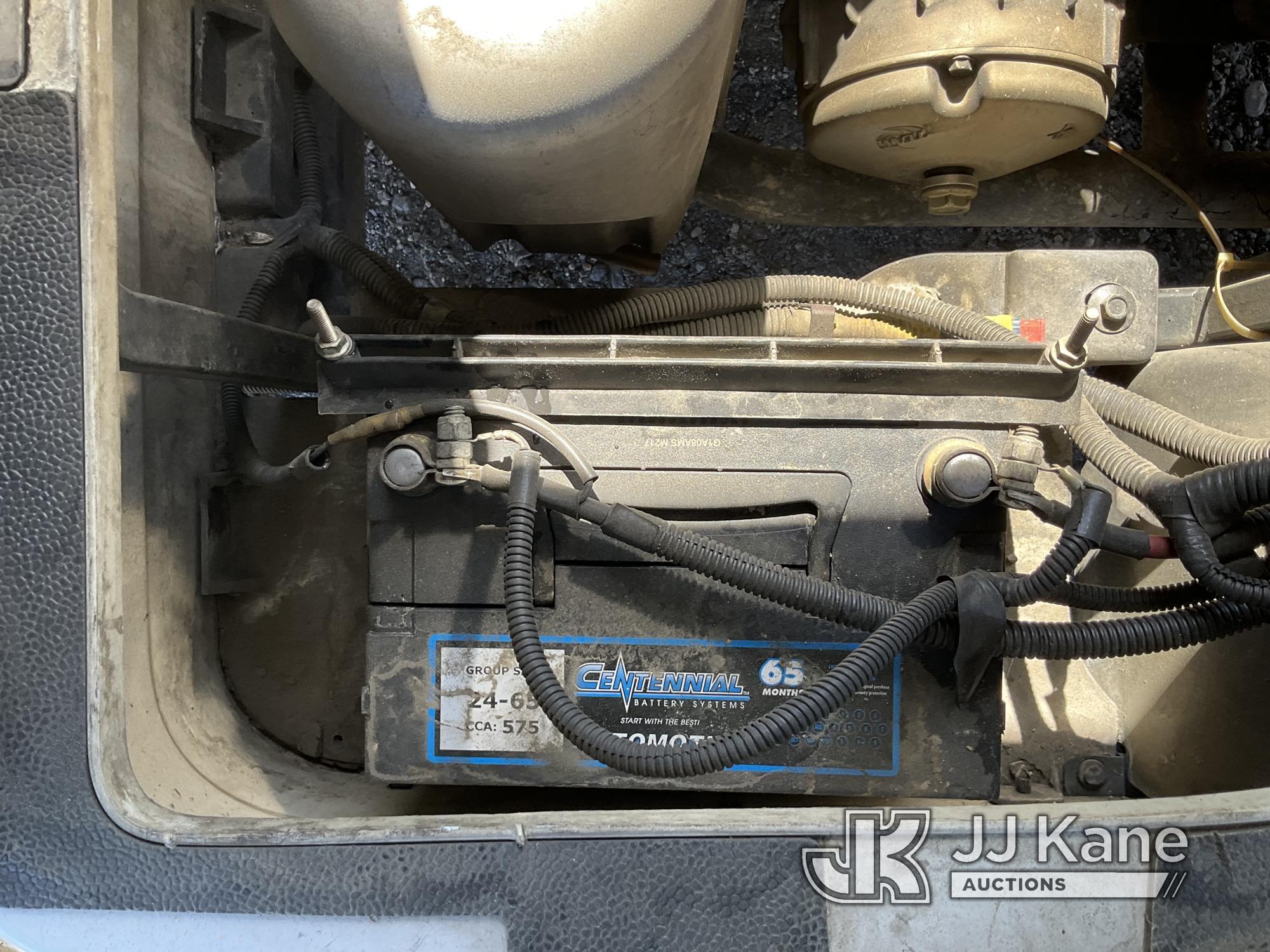 (Jurupa Valley, CA) 2011 Yamaha Golf Cart Not Running, True Hours Unknown, Has Torn Seat