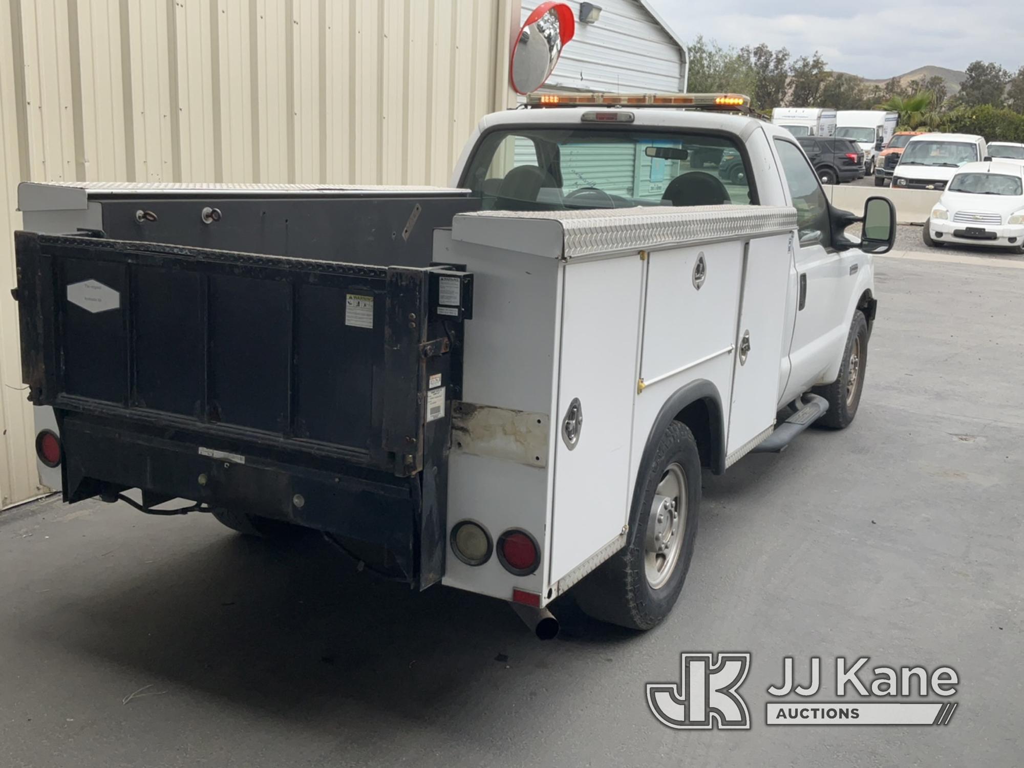 (Jurupa Valley, CA) 2006 Ford F350 Service Truck Runs & Moves, Check Engine Light Is On