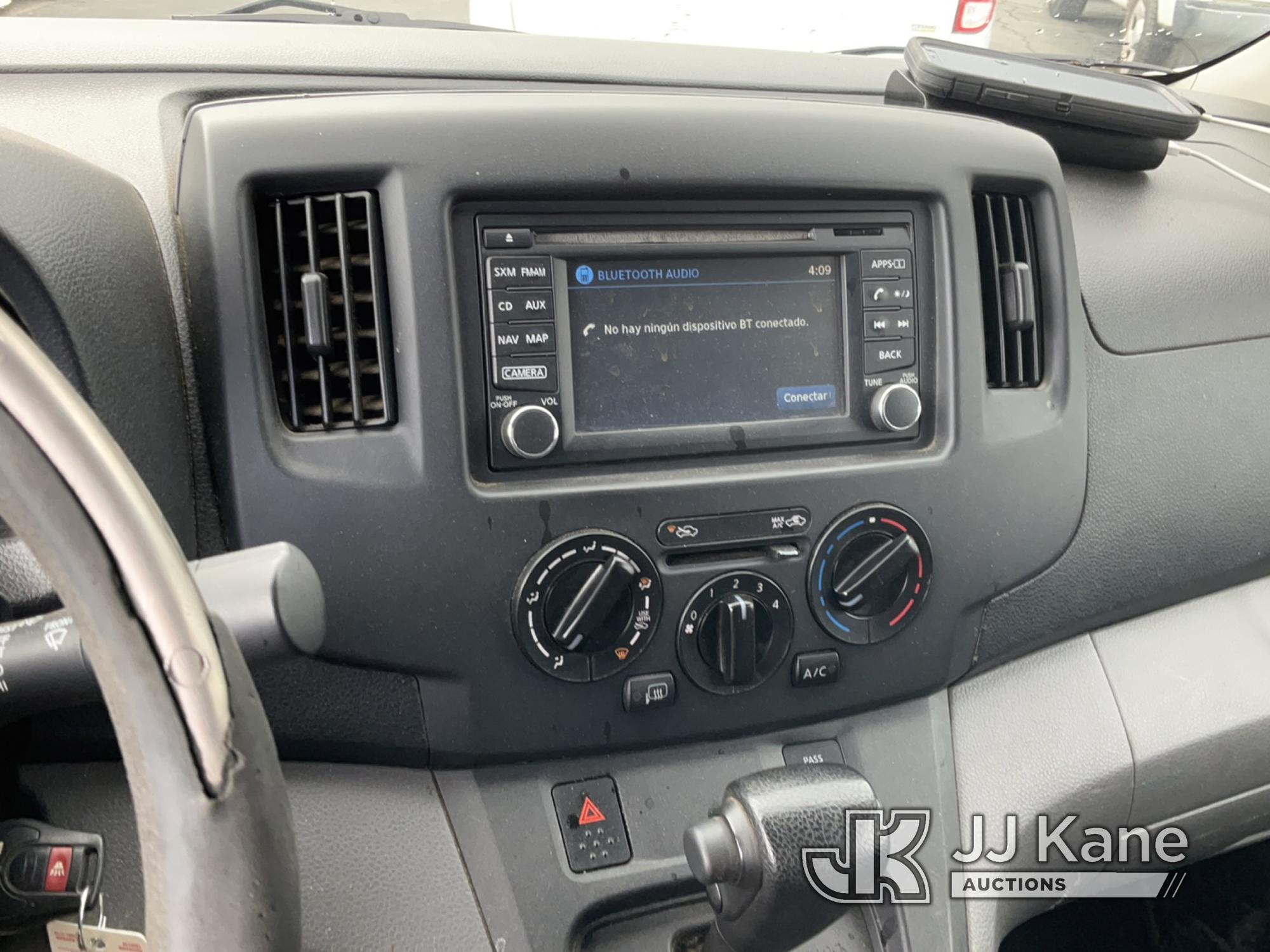 (Jurupa Valley, CA) 2015 Nissan NV200 Mini Passenger Van Runs, Transmission Slips, Must Be Towed, Pa