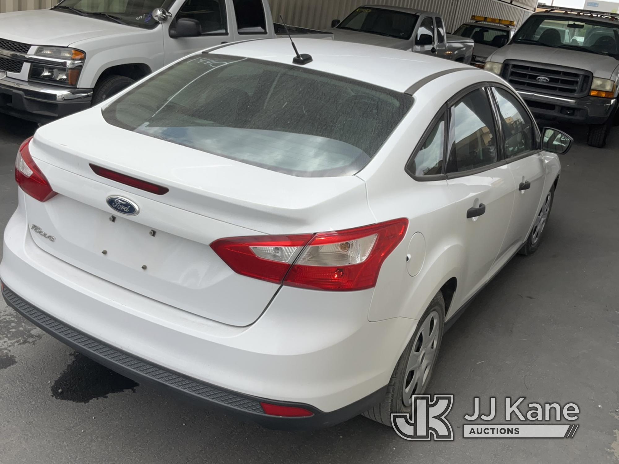 (Jurupa Valley, CA) 2012 Ford Focus SE ZXW 4-Door Sedan, CNTY SLOGS Runs & Moves