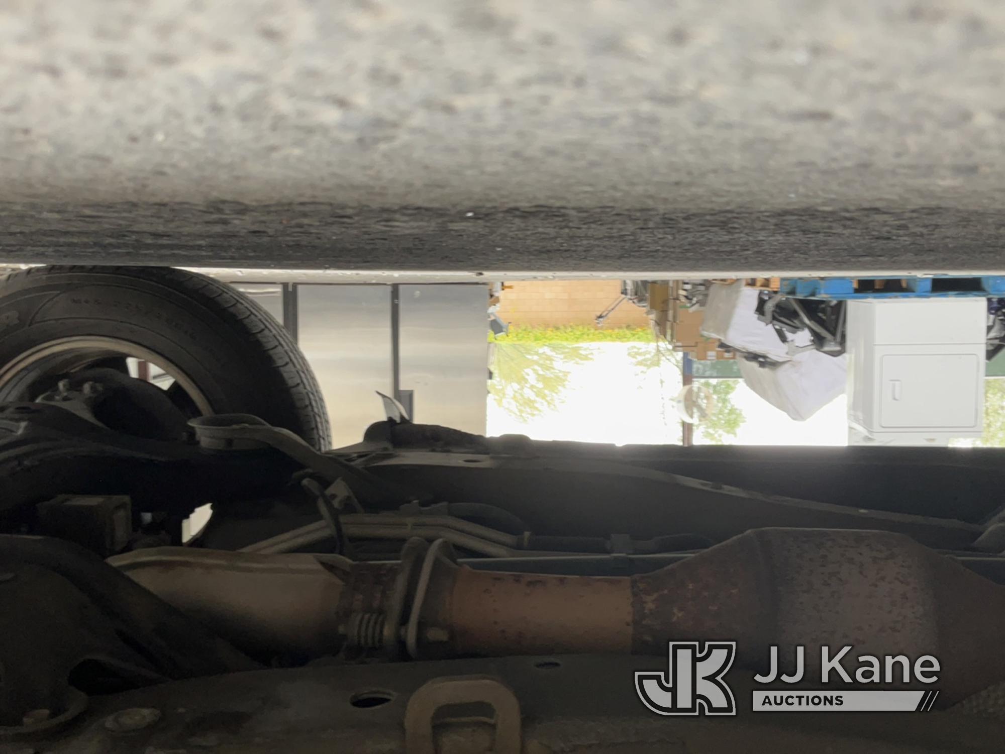 (Jurupa Valley, CA) 2006 Toyota Highlander 4-Door Sport Utility Vehicle Runs & Moves, Paint Damage
