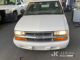 (Jurupa Valley, CA) 2000 Chevrolet S10 Pickup Truck Runs & Moves, Running Rough