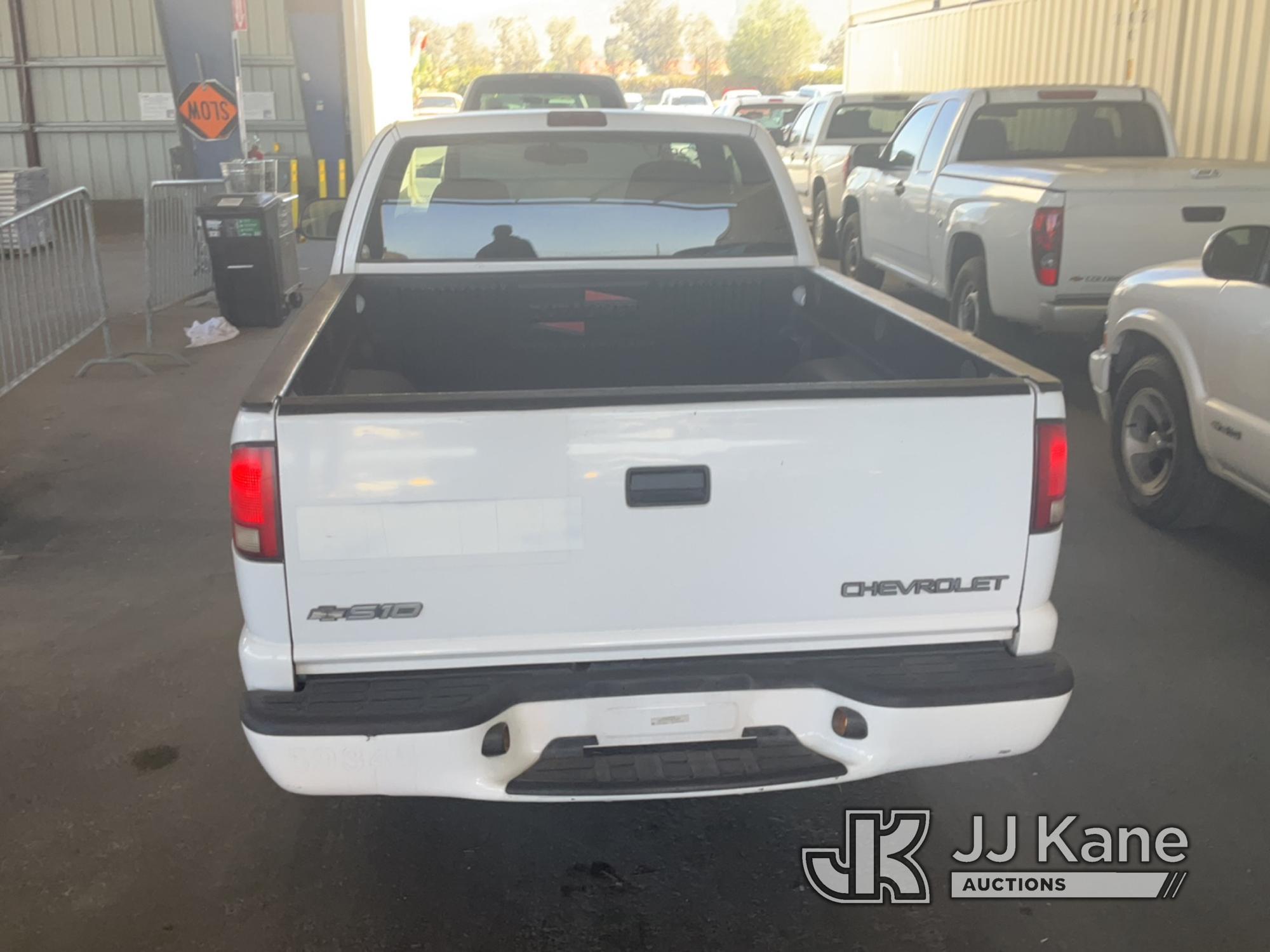 (Jurupa Valley, CA) 2001 Chevrolet S10 Pickup Truck Runs & Moves, Will Not Stay Running