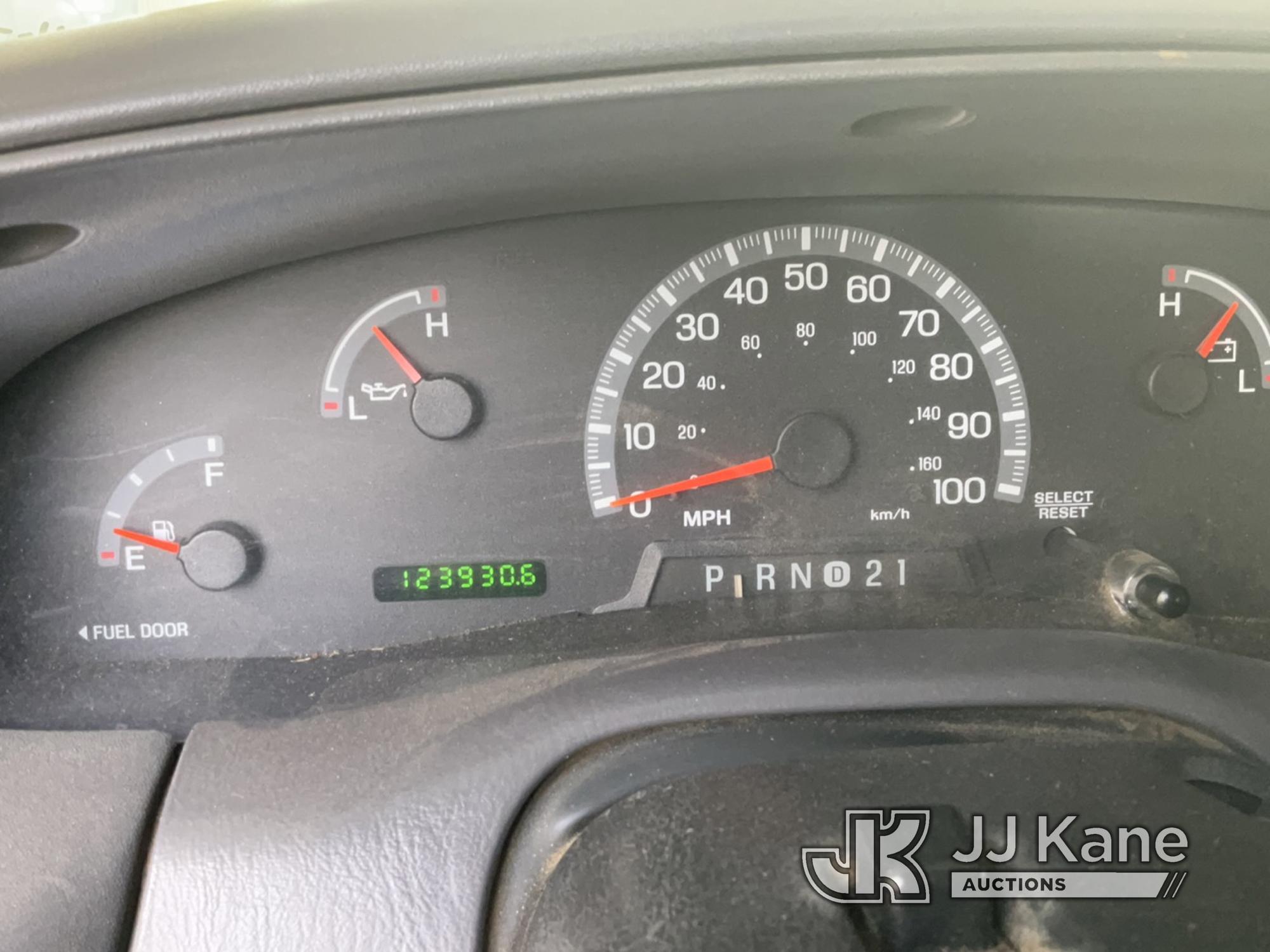 (Jurupa Valley, CA) 2000 Ford F-150 Extended-Cab Pickup Truck Runs & Moves, Paint Damage