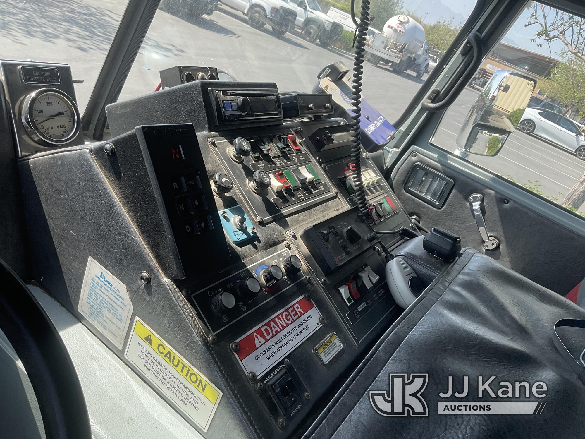 (Jurupa Valley, CA) 2005 Pierce Fire Truck 4X4 Pumper/Fire Truck Runs & Moves, Check Engine Light On