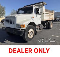 (Jurupa Valley, CA) 1991 International 4900 T/A Dump Truck Runs & Moves, Damaged Light bulb & Housin