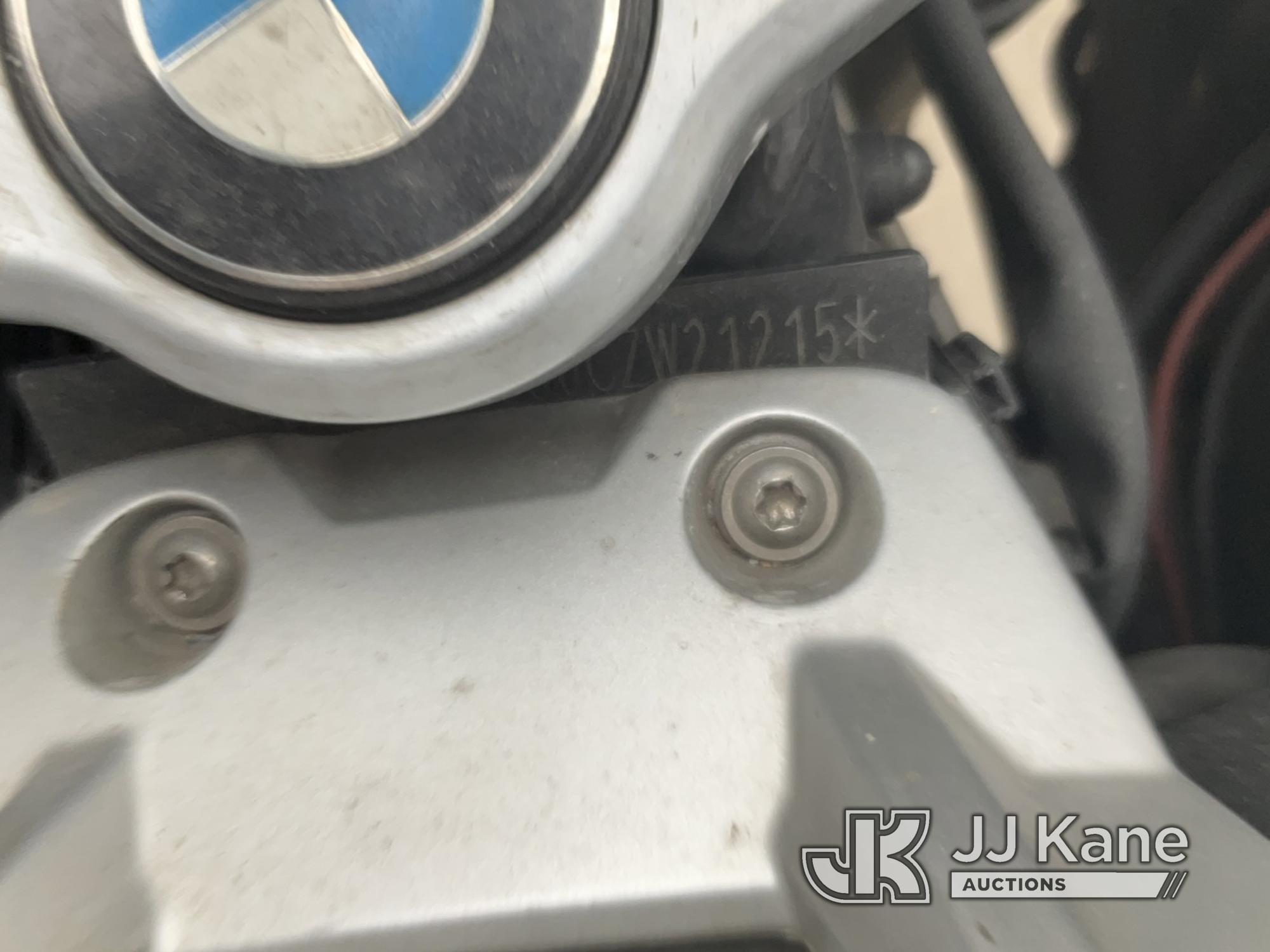 (Jurupa Valley, CA) 2012 BMW Motorcycle Runs & Moves, Running Rough , Smoking , Missing Parts