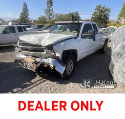 (Jurupa Valley, CA) 2003 Chevrolet Silverado 1500 4x4 Extended-Cab Pickup Truck Not Running, Front E