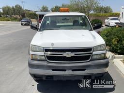 (Jurupa Valley, CA) 2007 Chevrolet Silverado 2500HD Regular Cab Pickup 2-DR Runs & Moves , Runs Roug