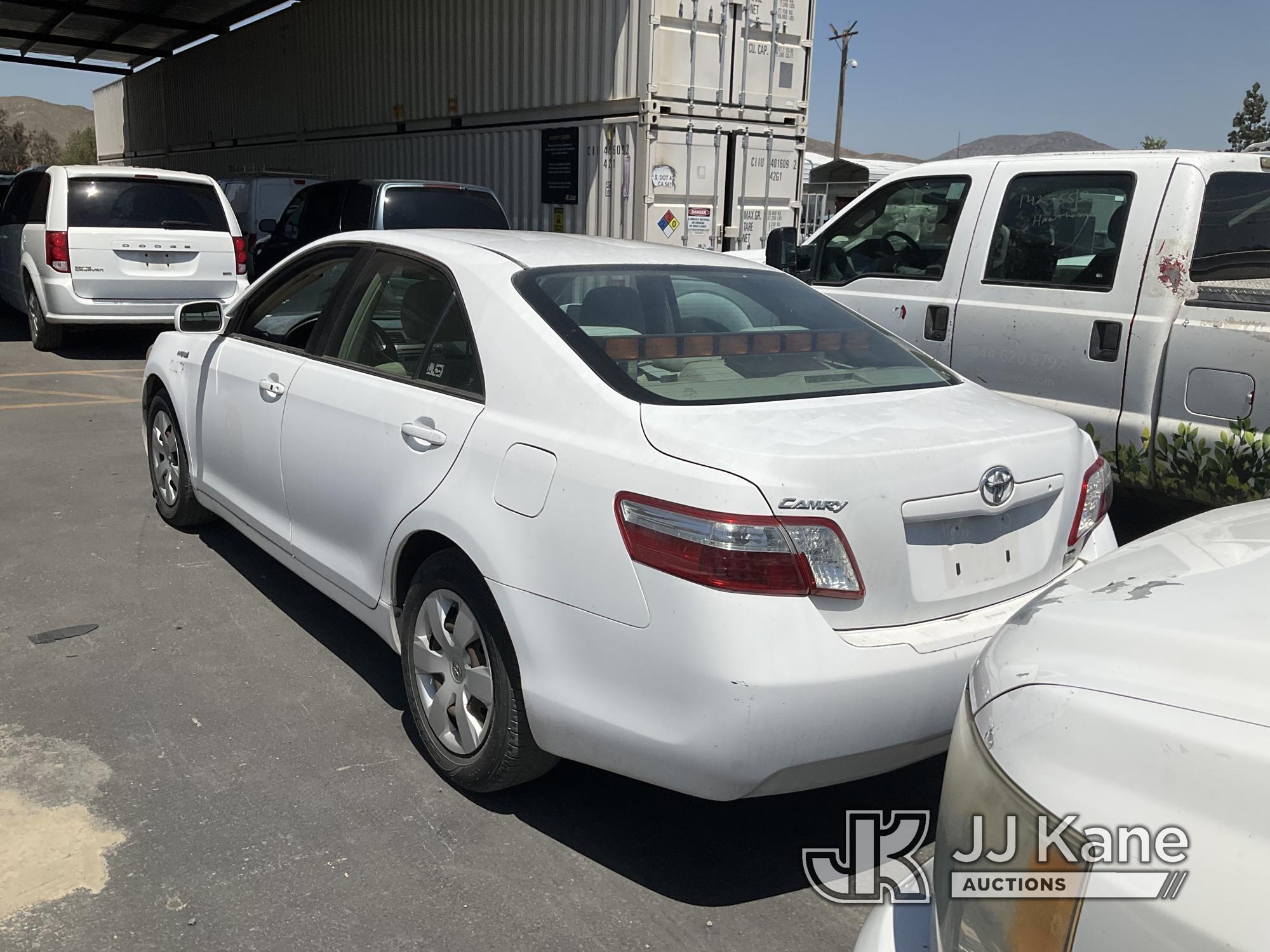 (Jurupa Valley, CA) 2008 Toyota Camry Hybrid 4-Door Sedan Runs & Moves, Has Check Engine Light On