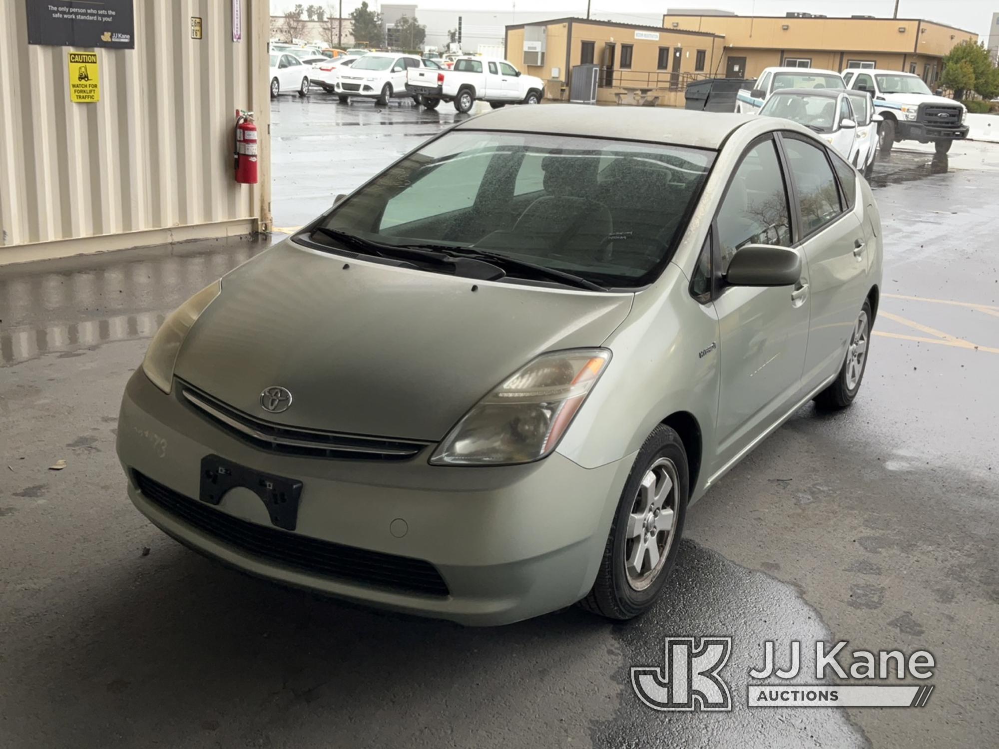 (Jurupa Valley, CA) 2007 Toyota Prius Hybrid 4-Door Liftback Runs & Moves, Paint Damage