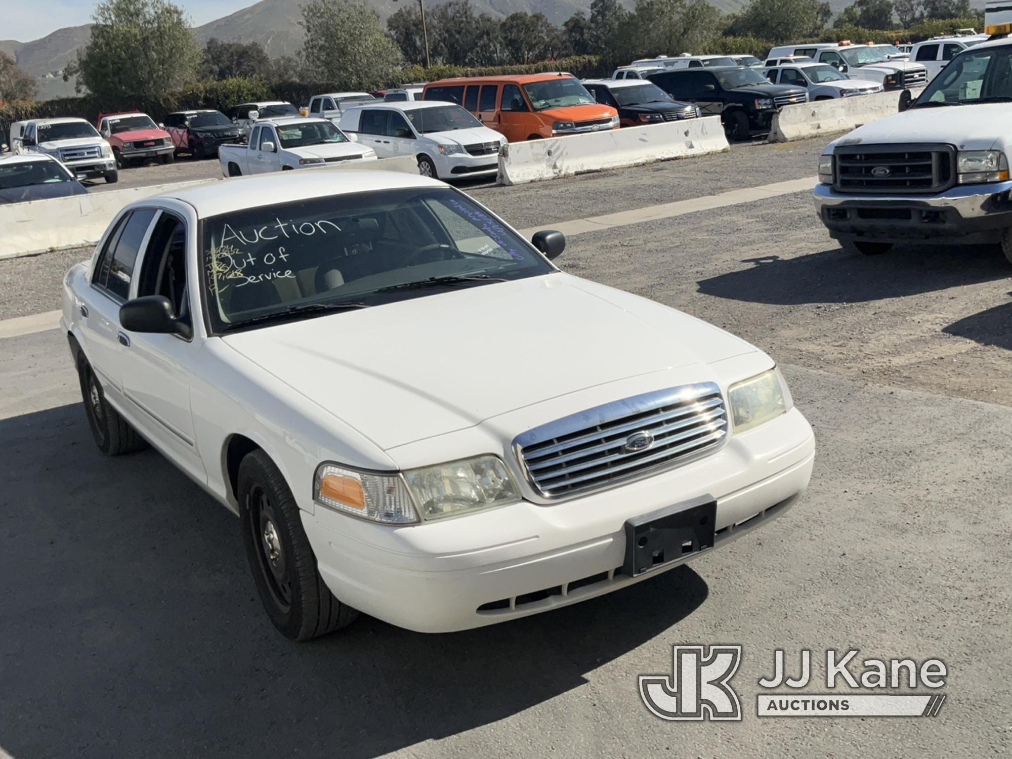 (Jurupa Valley, CA) 2010 Ford Crown Victoria Police Interceptor 4-Door Sedan Runs & Moves