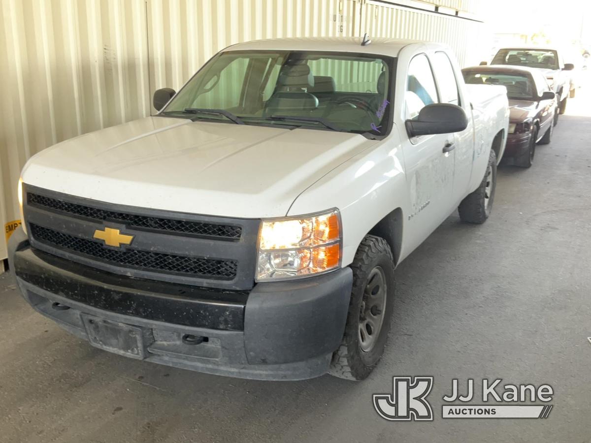 (Jurupa Valley, CA) 2008 Chevrolet Silverado 1500 4x4 Pickup Truck Runs & Moves , Paint Damage