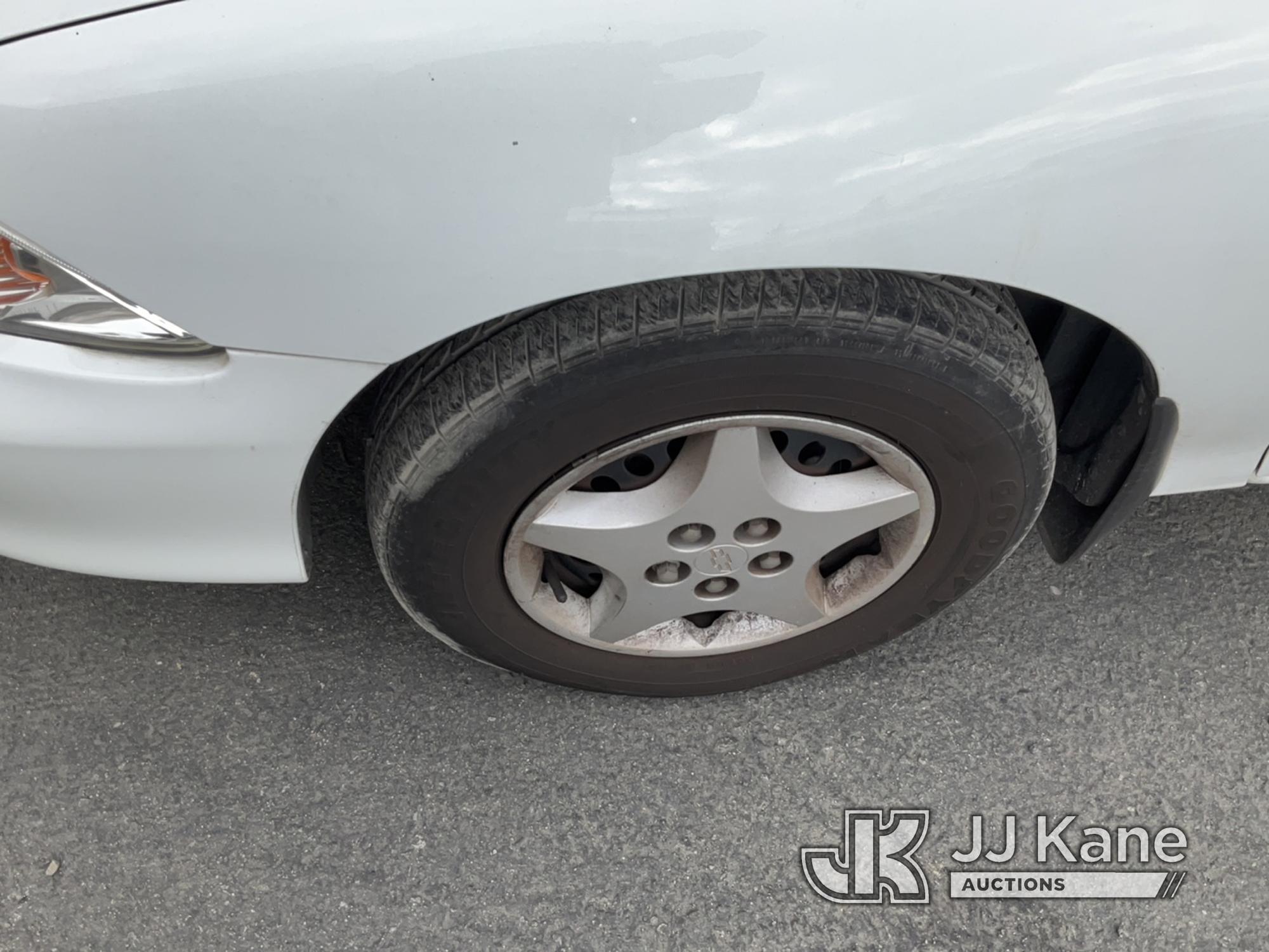 (Jurupa Valley, CA) 2001 Chevrolet Cavalier 4-Door Sedan Runs & Moves,