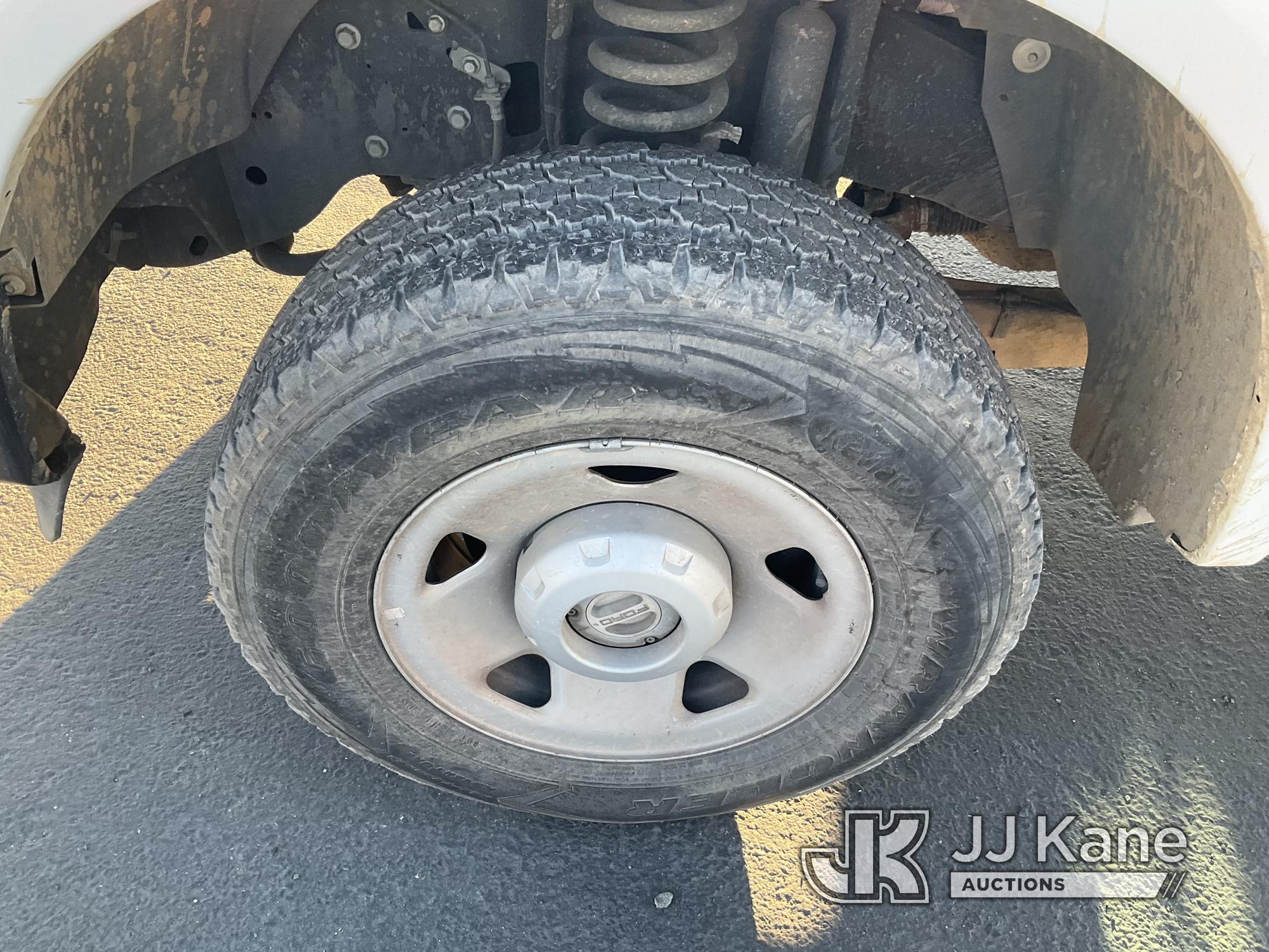 (Jurupa Valley, CA) 2008 Ford F250 4x4 Crew-Cab Pickup Truck Runs & Moves, Body Damage