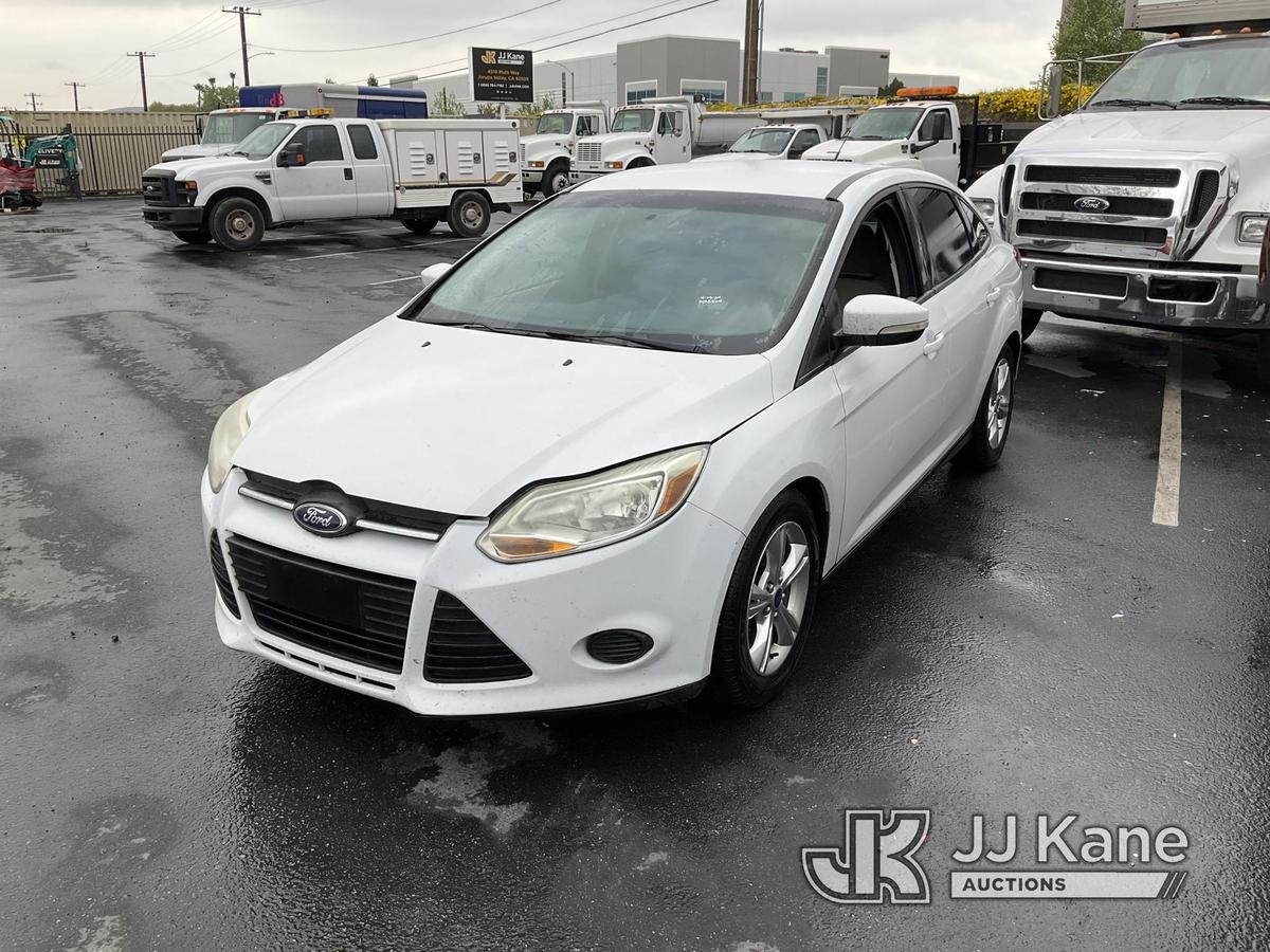 (Jurupa Valley, CA) 2014 Ford Focus 4-Door Sedan Runs & Moves