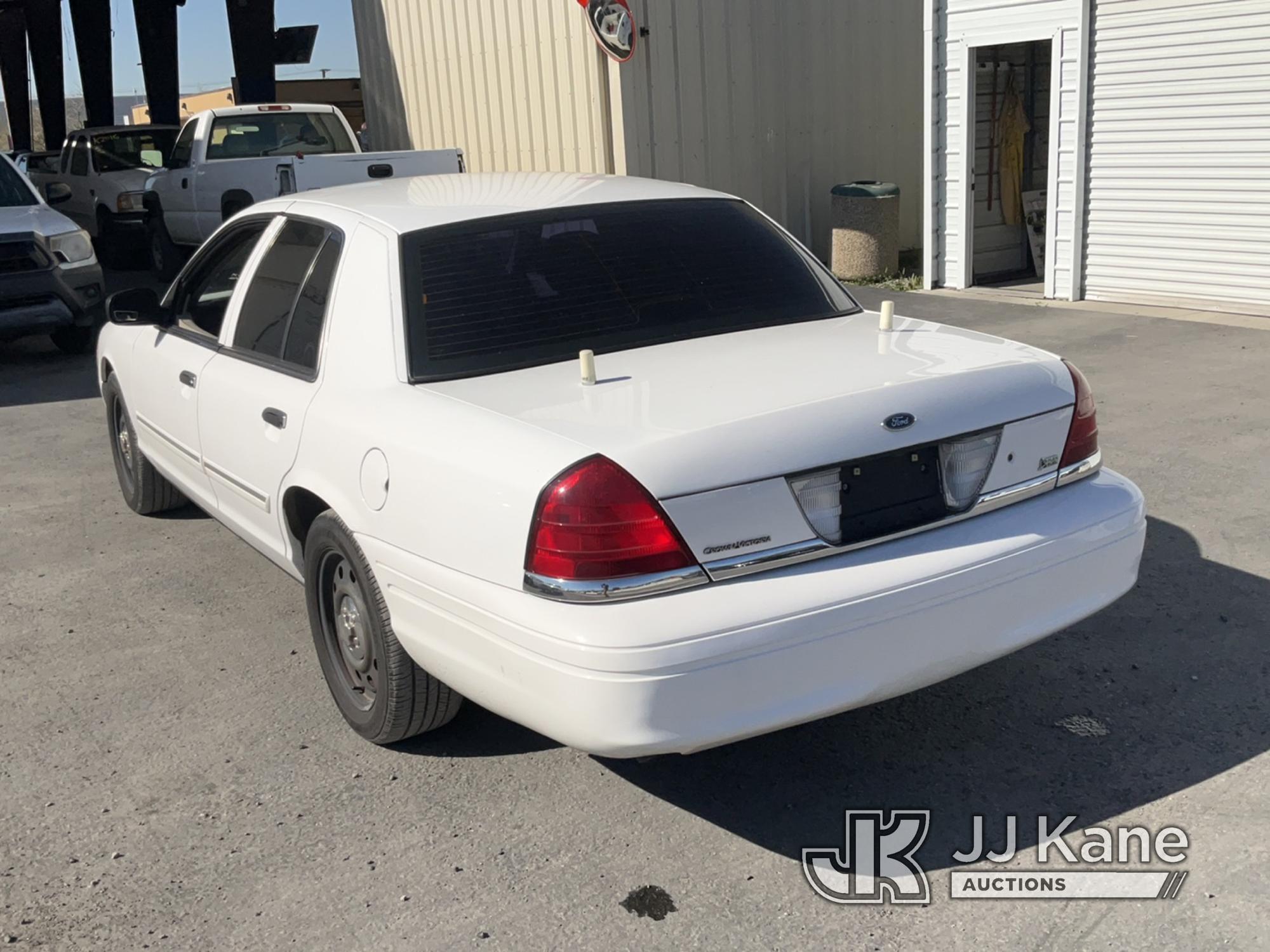 (Jurupa Valley, CA) 2010 Ford Crown Victoria Police Interceptor 4-Door Sedan Runs & Moves