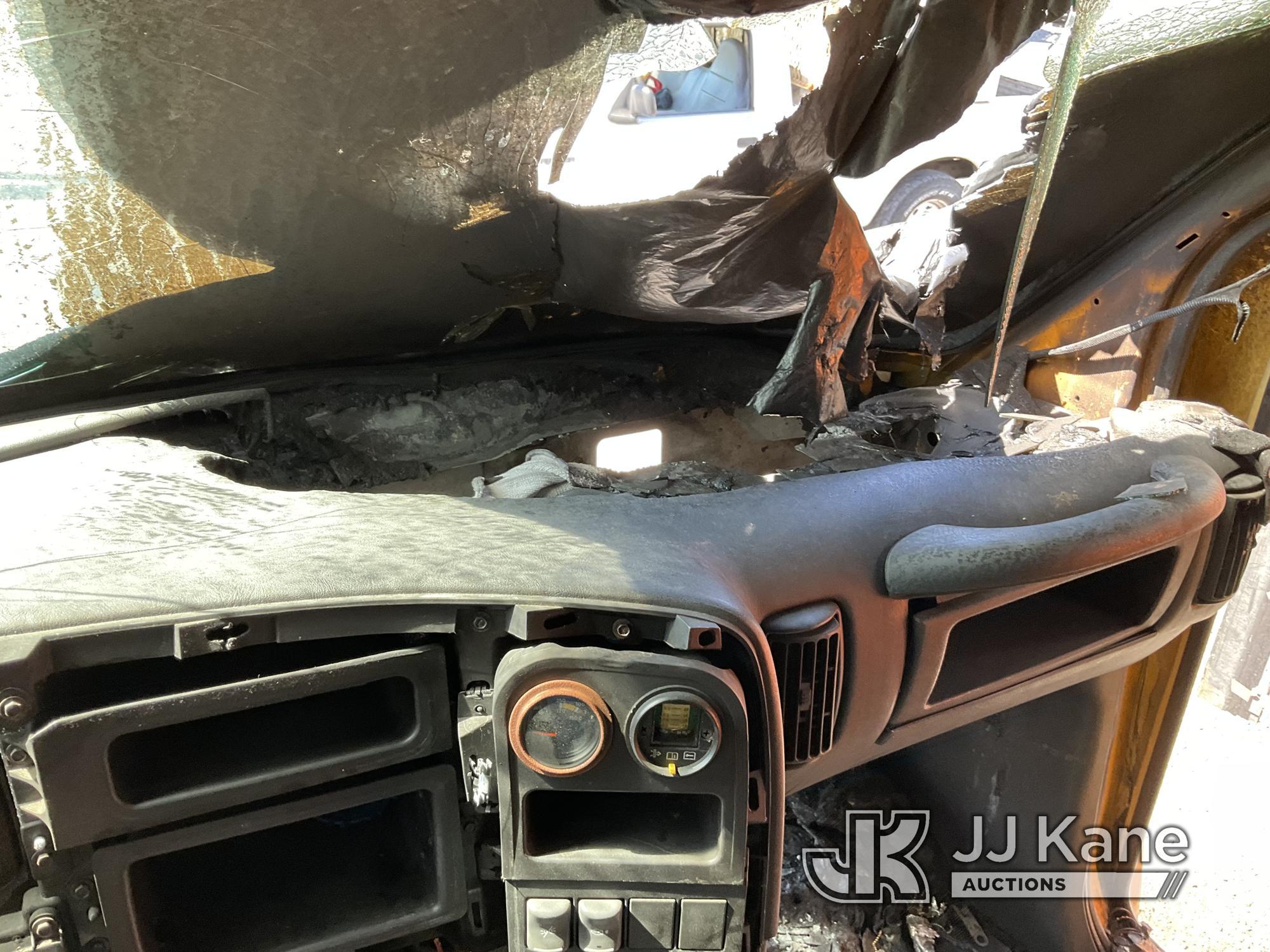 (Jurupa Valley, CA) 2009 Chevrolet C5V042 CUTAWAY Not Running, Fire Damage, Stripped of Parts