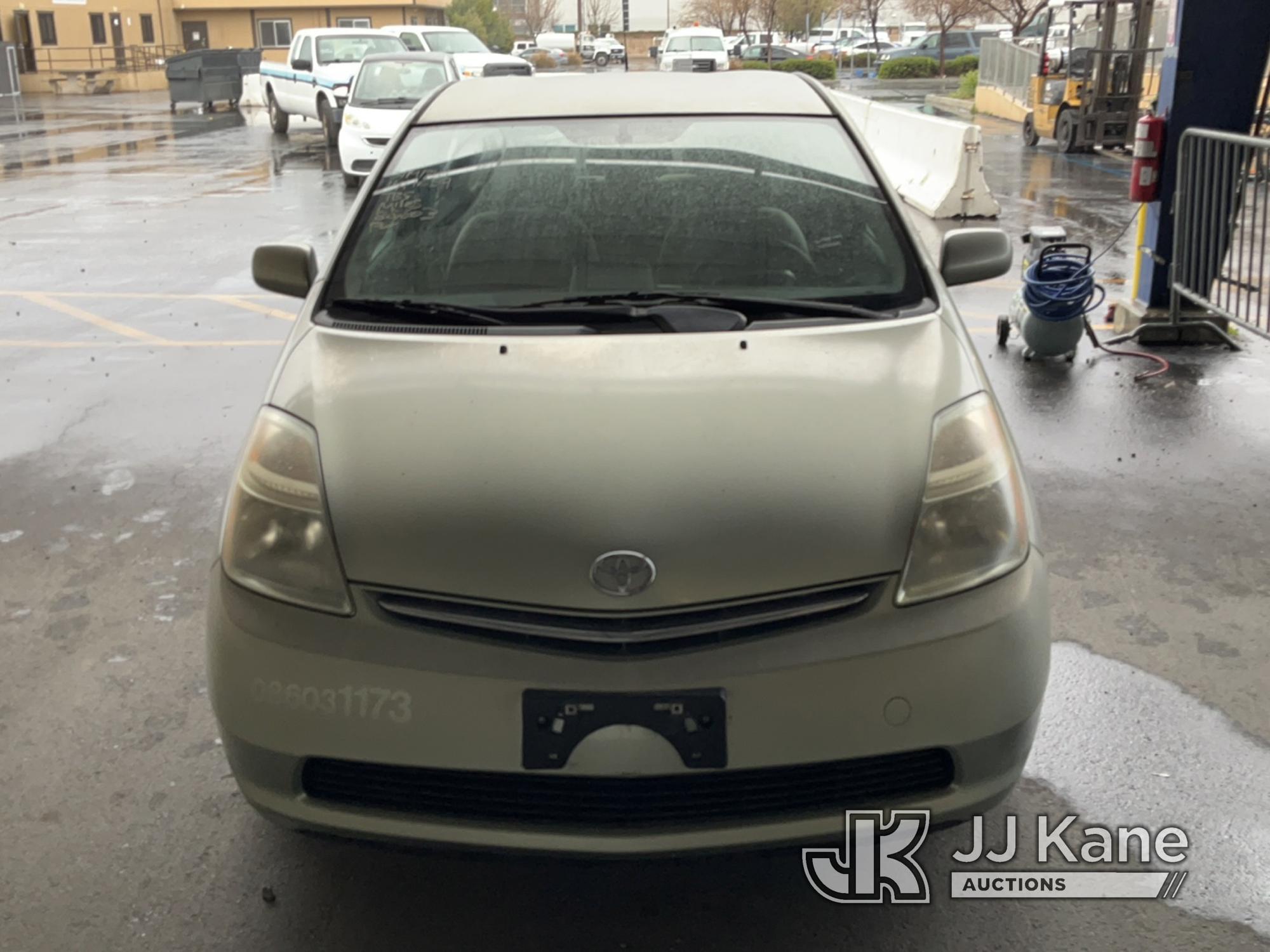 (Jurupa Valley, CA) 2007 Toyota Prius Hybrid 4-Door Liftback Runs & Moves, Paint Damage