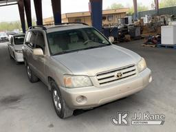 (Jurupa Valley, CA) 2006 Toyota Highlander 4-Door Sport Utility Vehicle Runs & Moves, Paint Damage