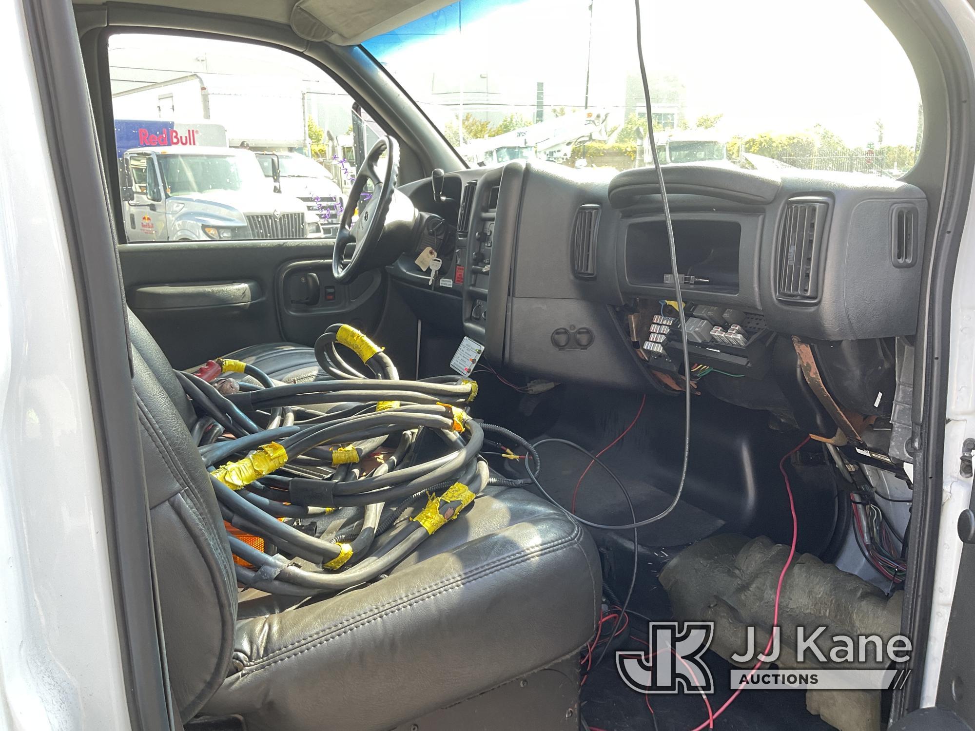 (Jurupa Valley, CA) 2003 Chevrolet C4C042 Mechanics Service Truck Runs & Moves