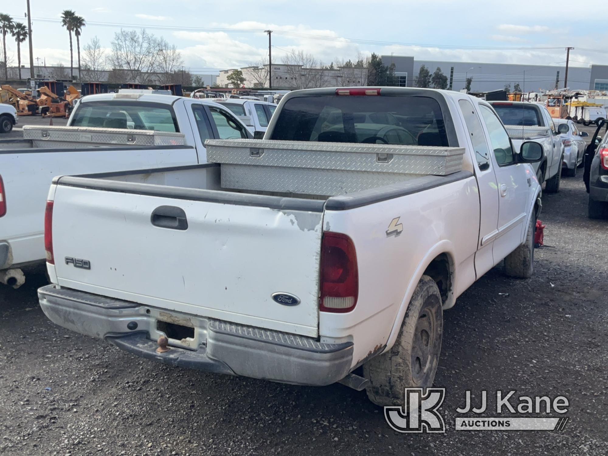 (Jurupa Valley, CA) 2002 Ford F150 4x4 Pickup Truck Not Running , Missing Head Light