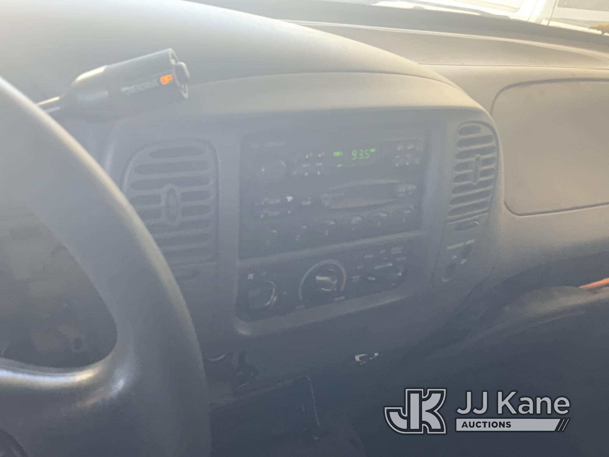 (Jurupa Valley, CA) 2000 Ford F-150 Extended-Cab Pickup Truck Runs & Moves, Check Engine Light Is On