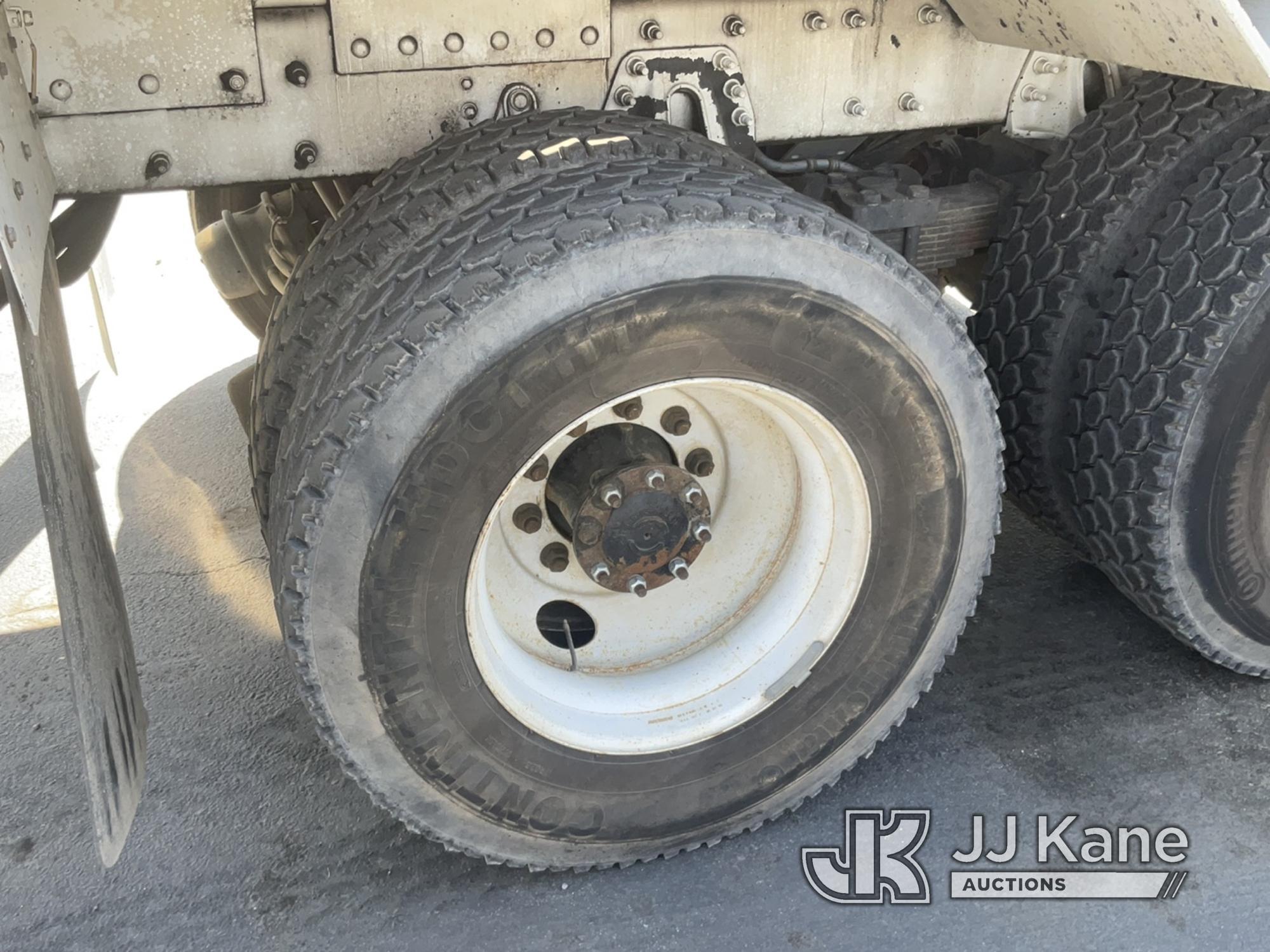 (Jurupa Valley, CA) Altec D3060-TR, Digger Derrick rear mounted on 2013 International 7400 WORKStar