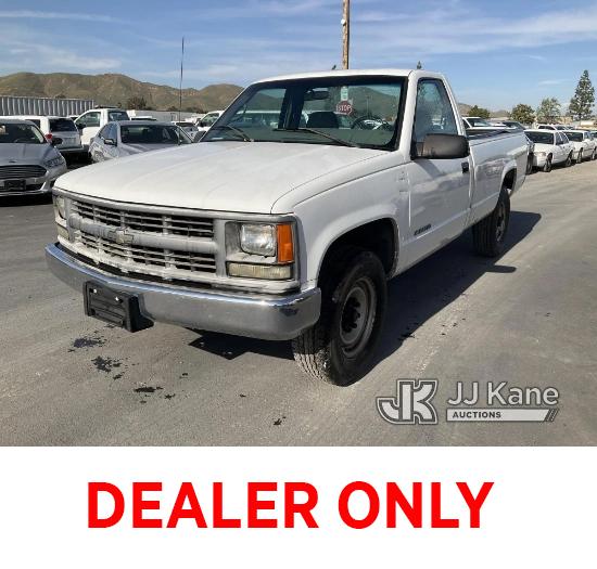 (Jurupa Valley, CA) 2000 Chevrolet 3500 Regular Cab Pickup 2-DR Runs & Moves Missing GVWR Sticker, N