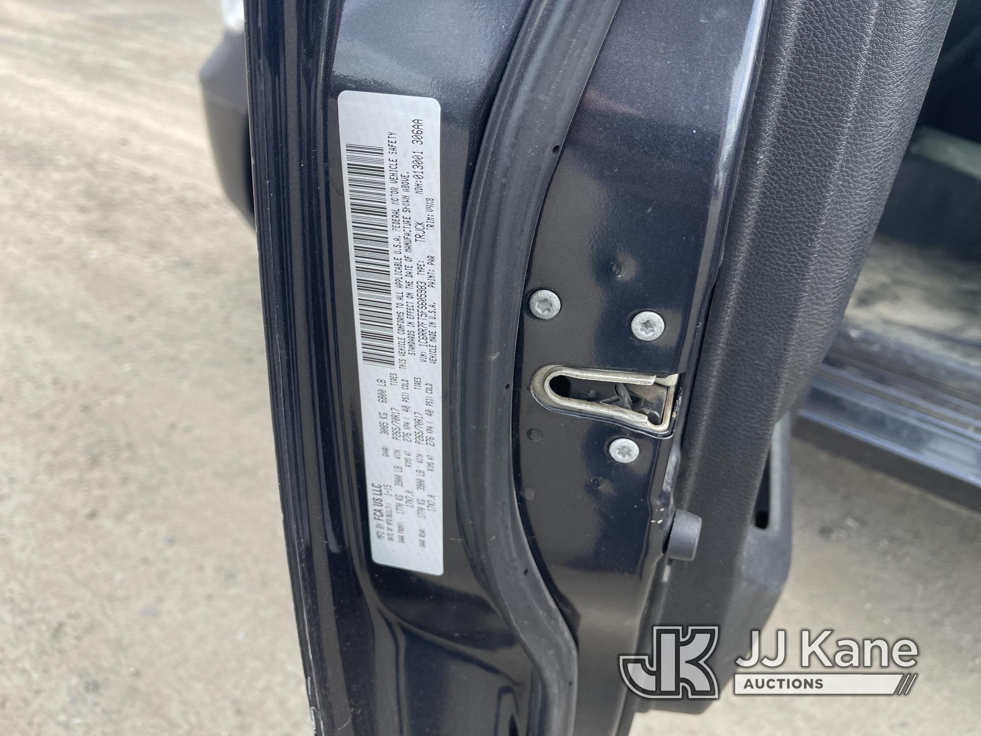 (Eureka, CA) 2015 RAM 1500 4x4 Extended-Cab Pickup Truck Runs & Moves) (Check Engine Light On