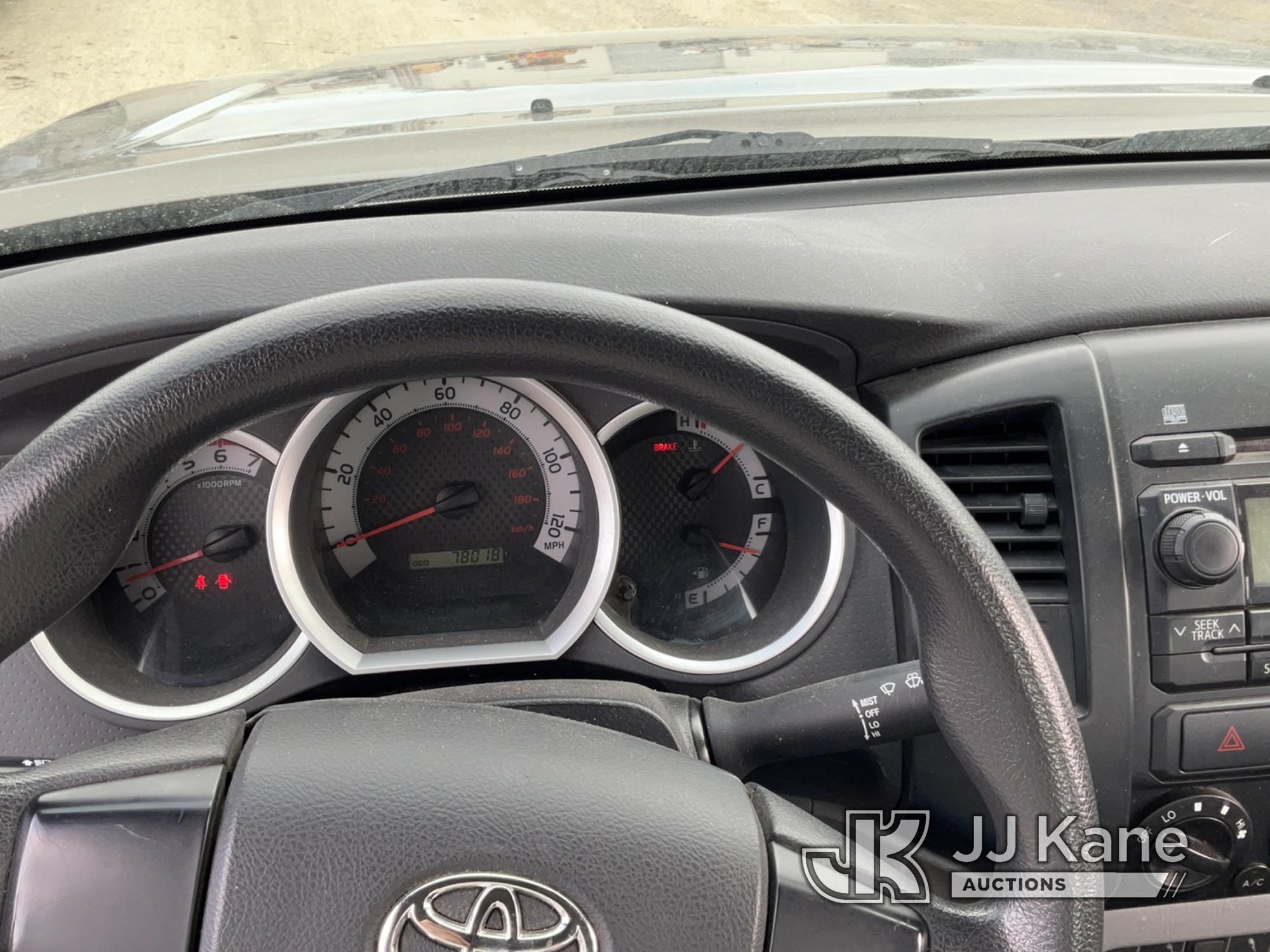 (Eureka, CA) 2012 Toyota Tacoma Extended-Cab Pickup Truck Runs & Moves