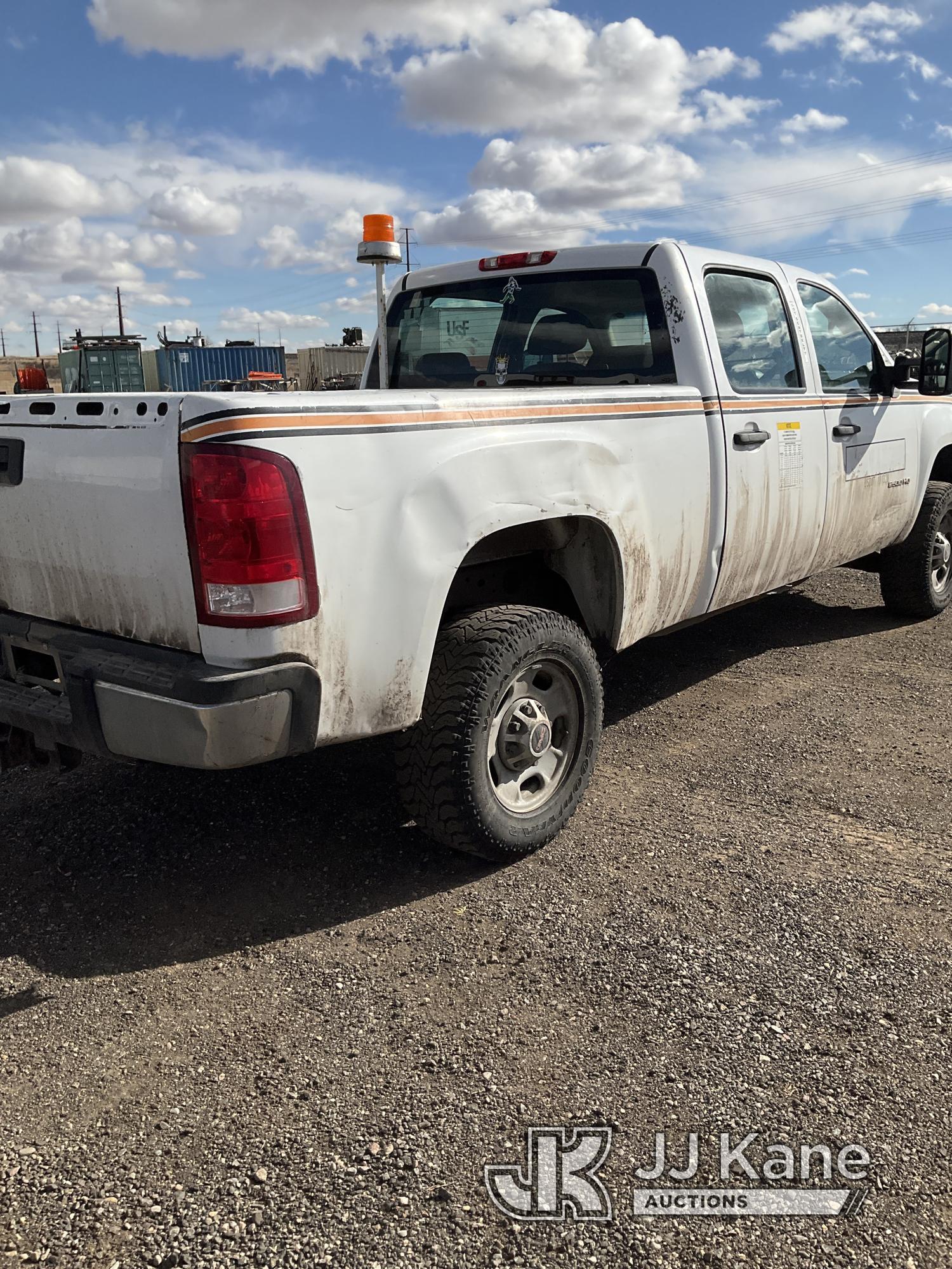 (Keenesburg, CO) 2011 GMC Sierra 2500HD 4x4 Crew-Cab Pickup Truck Runs & Moves) (Check Engine Light