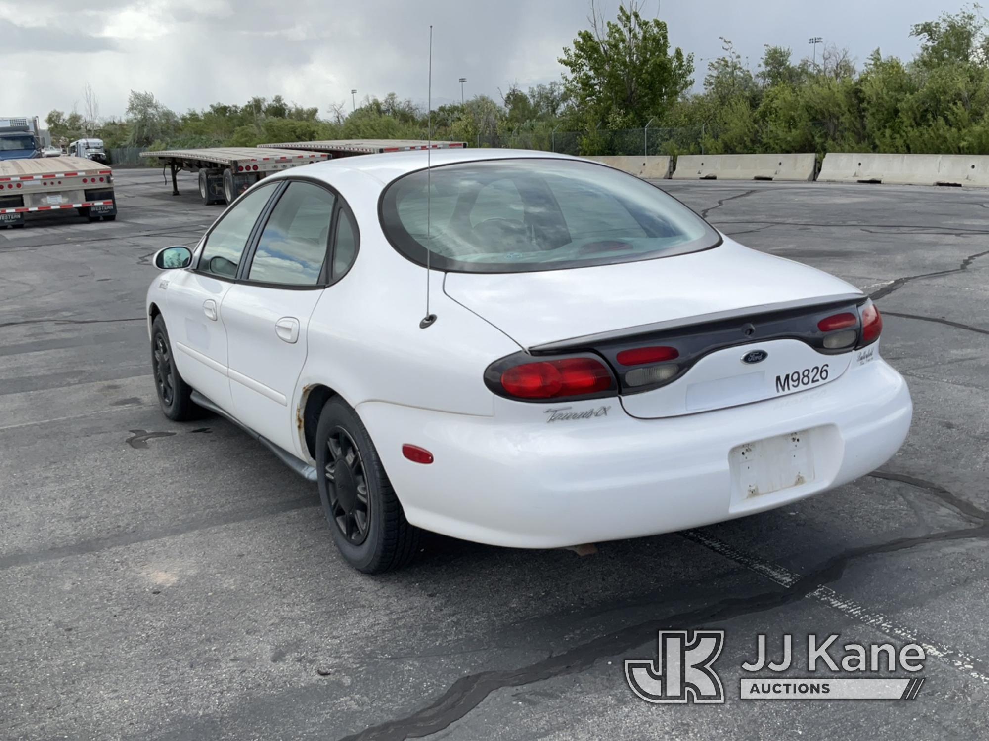 (Salt Lake City, UT) 1998 Ford Taurus 4-Door Sedan Runs & Moves