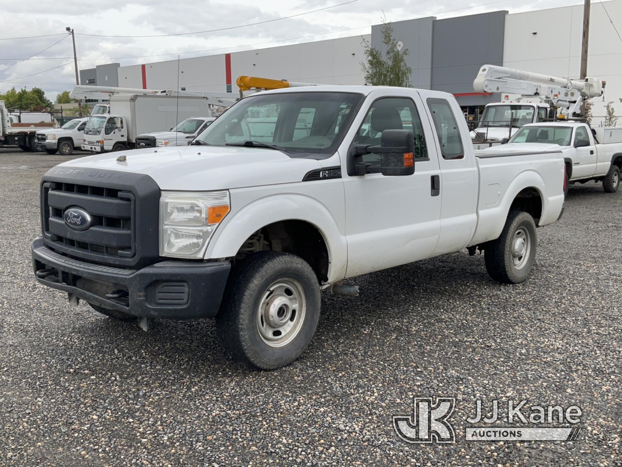 (Portland, OR) 2012 Ford F250 4x4 Extended-Cab Pickup Truck Runs & Moves) (Crack in Dashboard, Runni