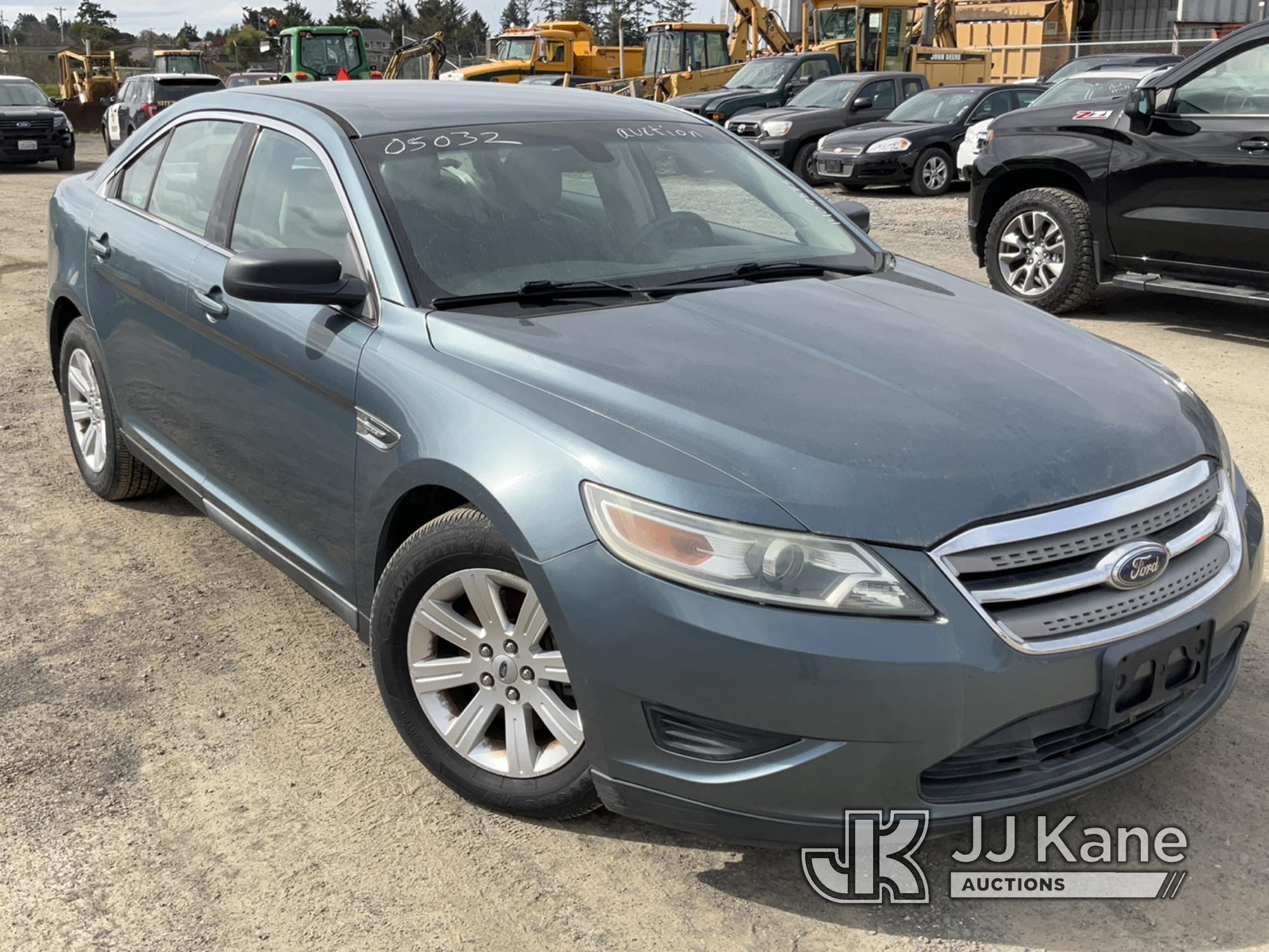 (Eureka, CA) 2010 Ford Taurus SE 4-Door Sedan Runs & Moves