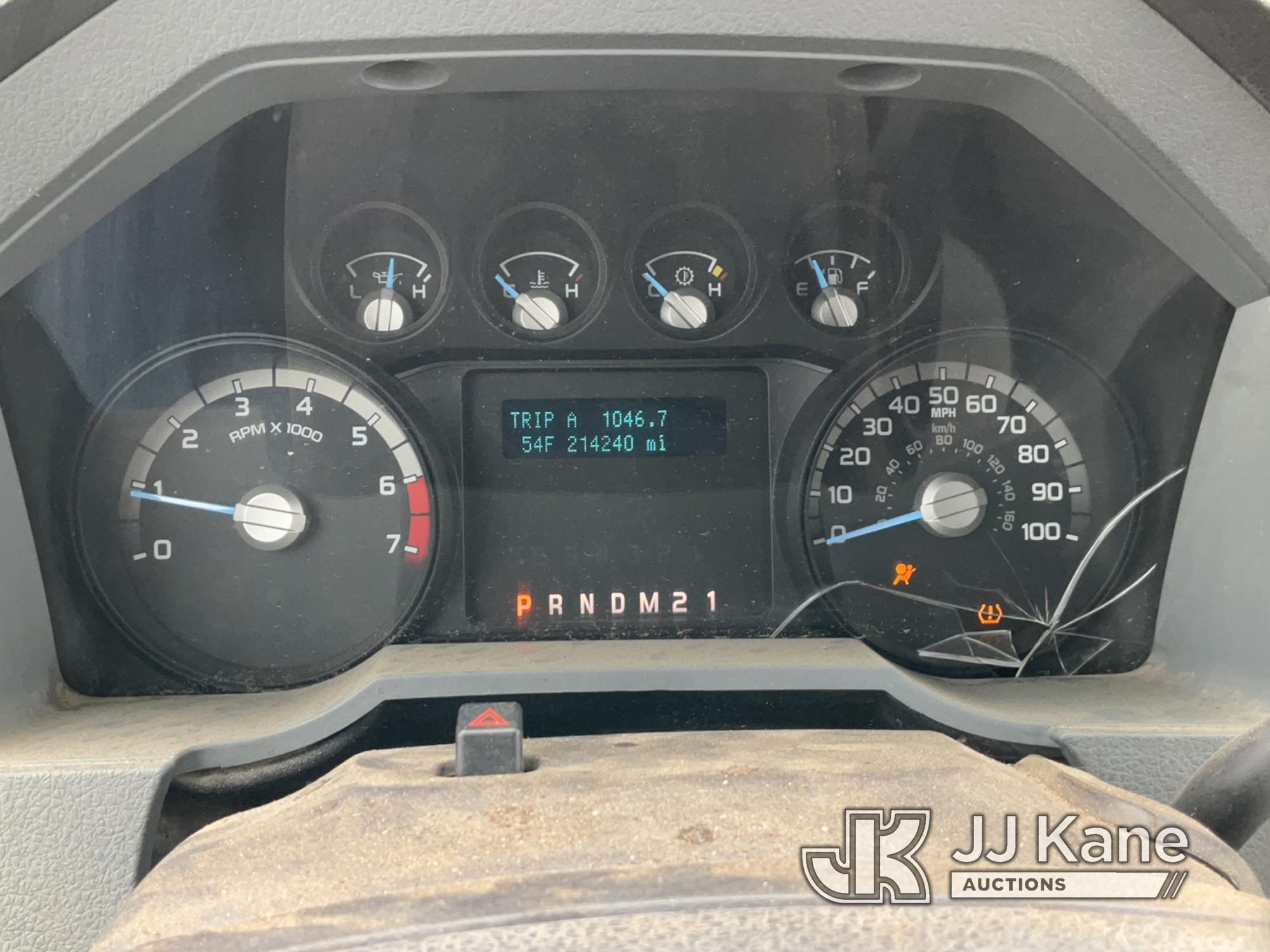 (Portland, OR) 2012 Ford F250 4x4 Extended-Cab Pickup Truck Runs & Moves) (Crack in Dashboard, Runni