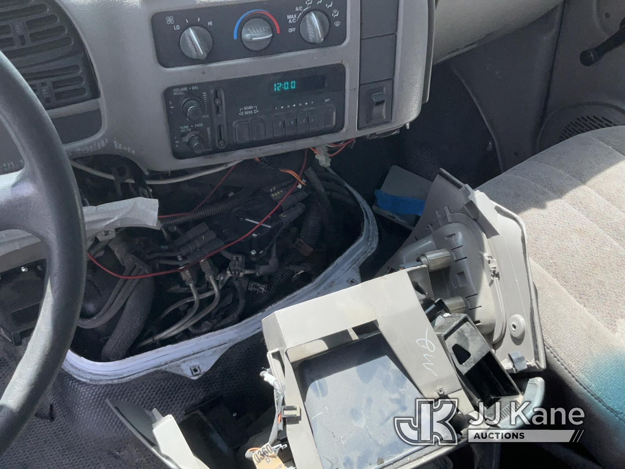 (Salt Lake City, UT) 2000 Chevrolet Astro AWD Cargo Van Not Running, Condition Unknown