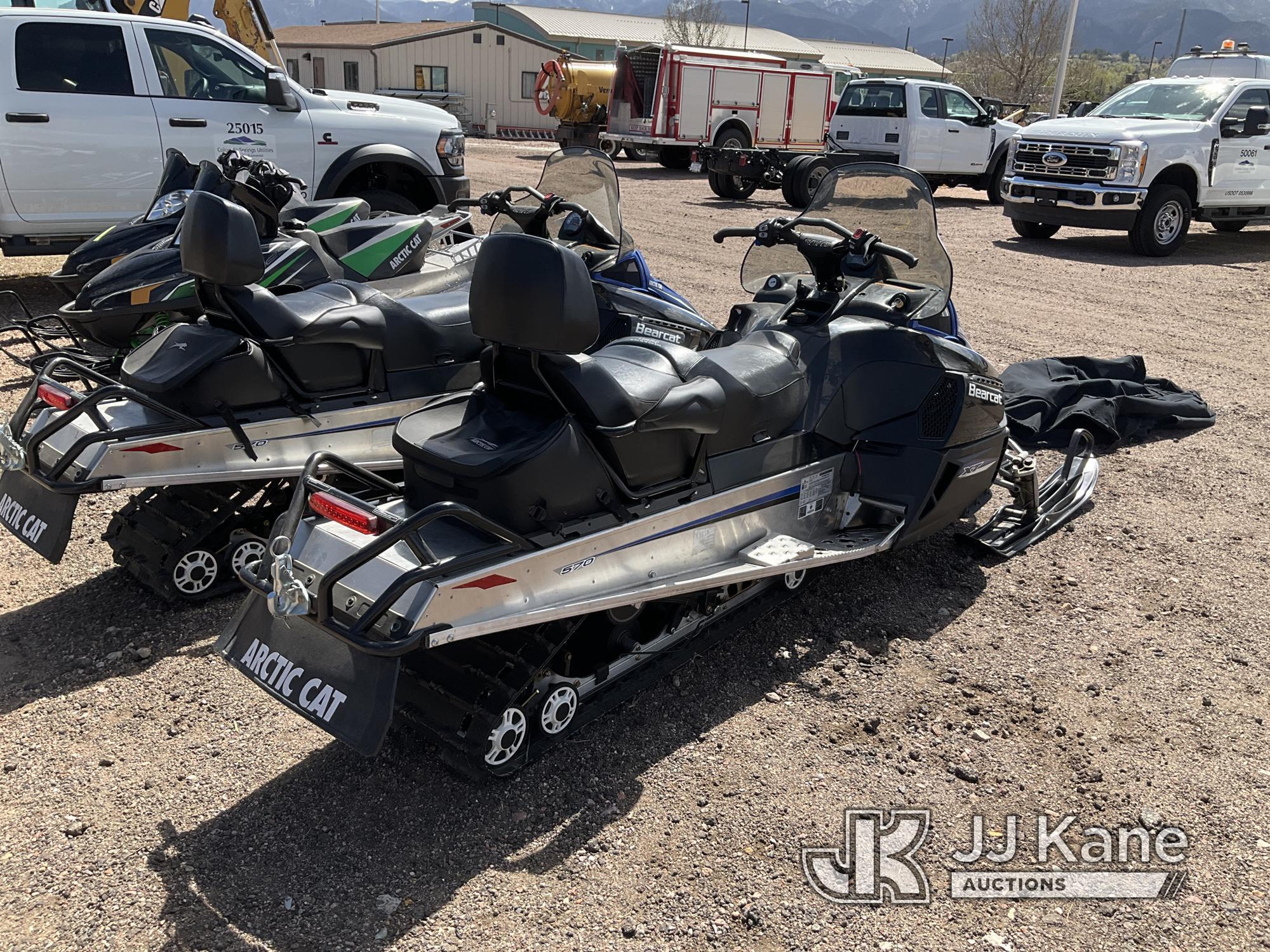 (Castle Rock, CO) 2012 Arctic Cat Bearcat 570XT Snowmobile Seller States: Runs, Moves, Operates  NO