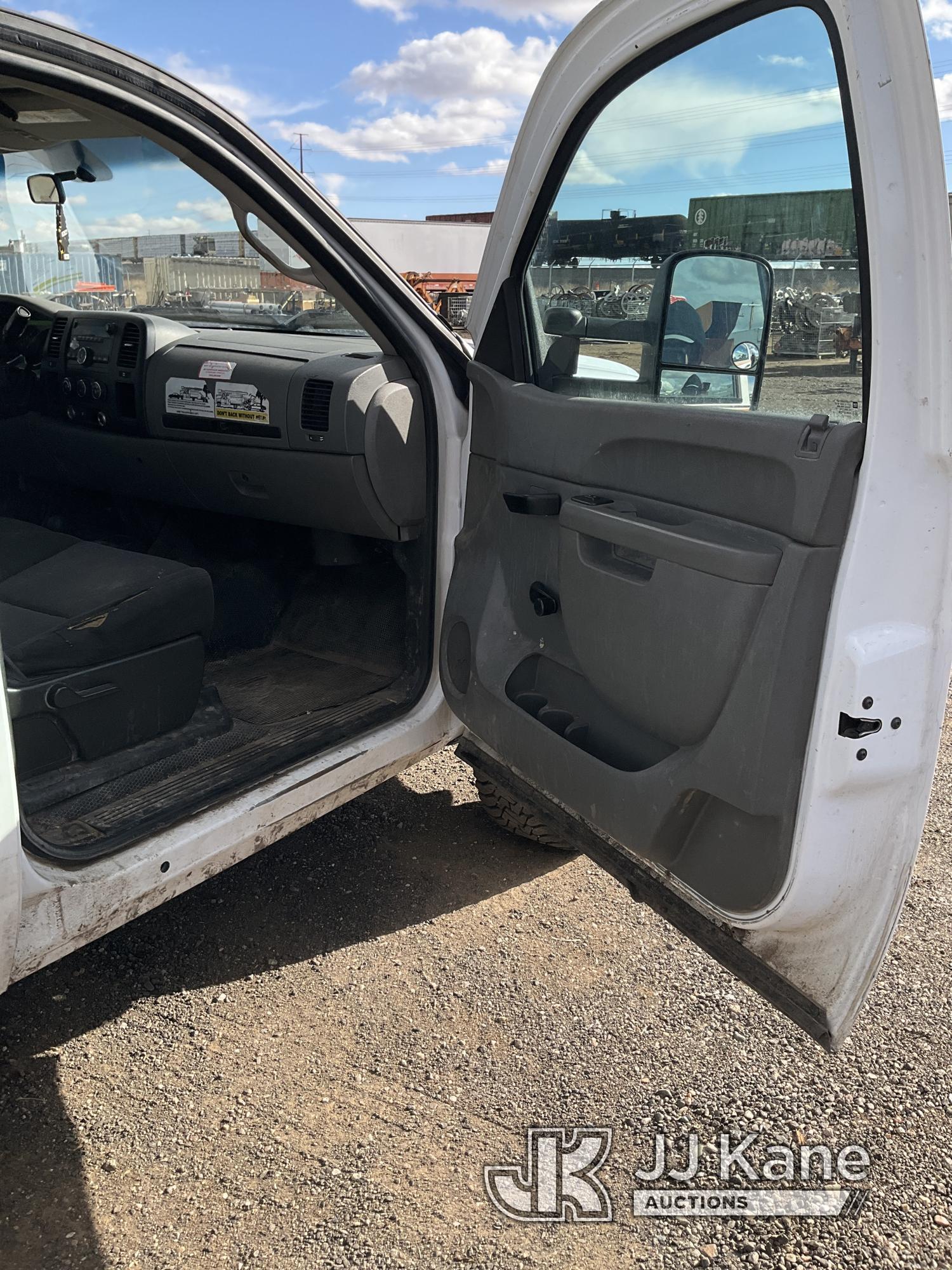 (Keenesburg, CO) 2011 GMC Sierra 2500HD 4x4 Crew-Cab Pickup Truck Runs & Moves) (Check Engine Light