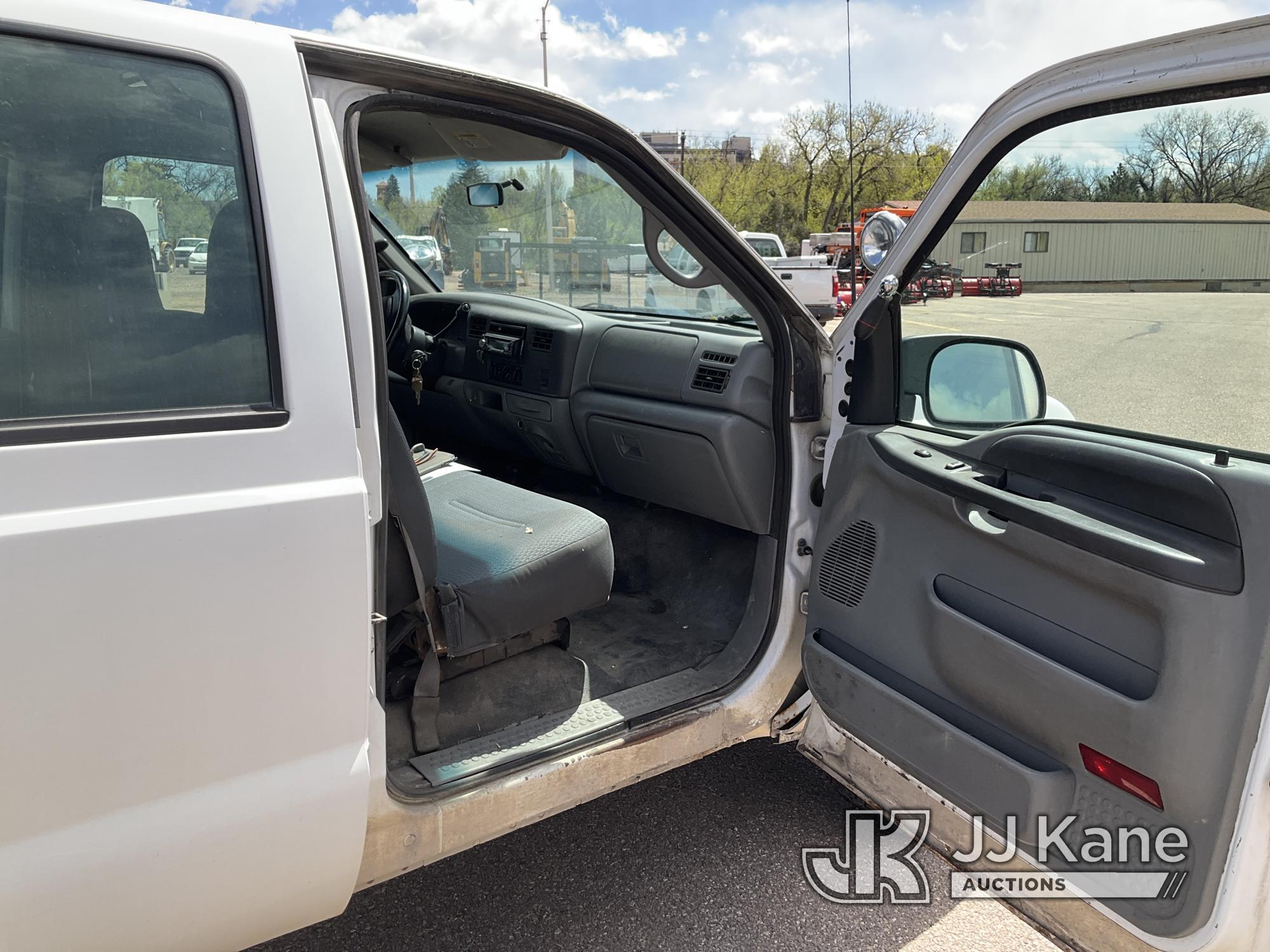 (Castle Rock, CO) 2002 Ford F350 4x4 Crew-Cab Pickup Truck Runs & Moves)( Minor Body/Paint Damage