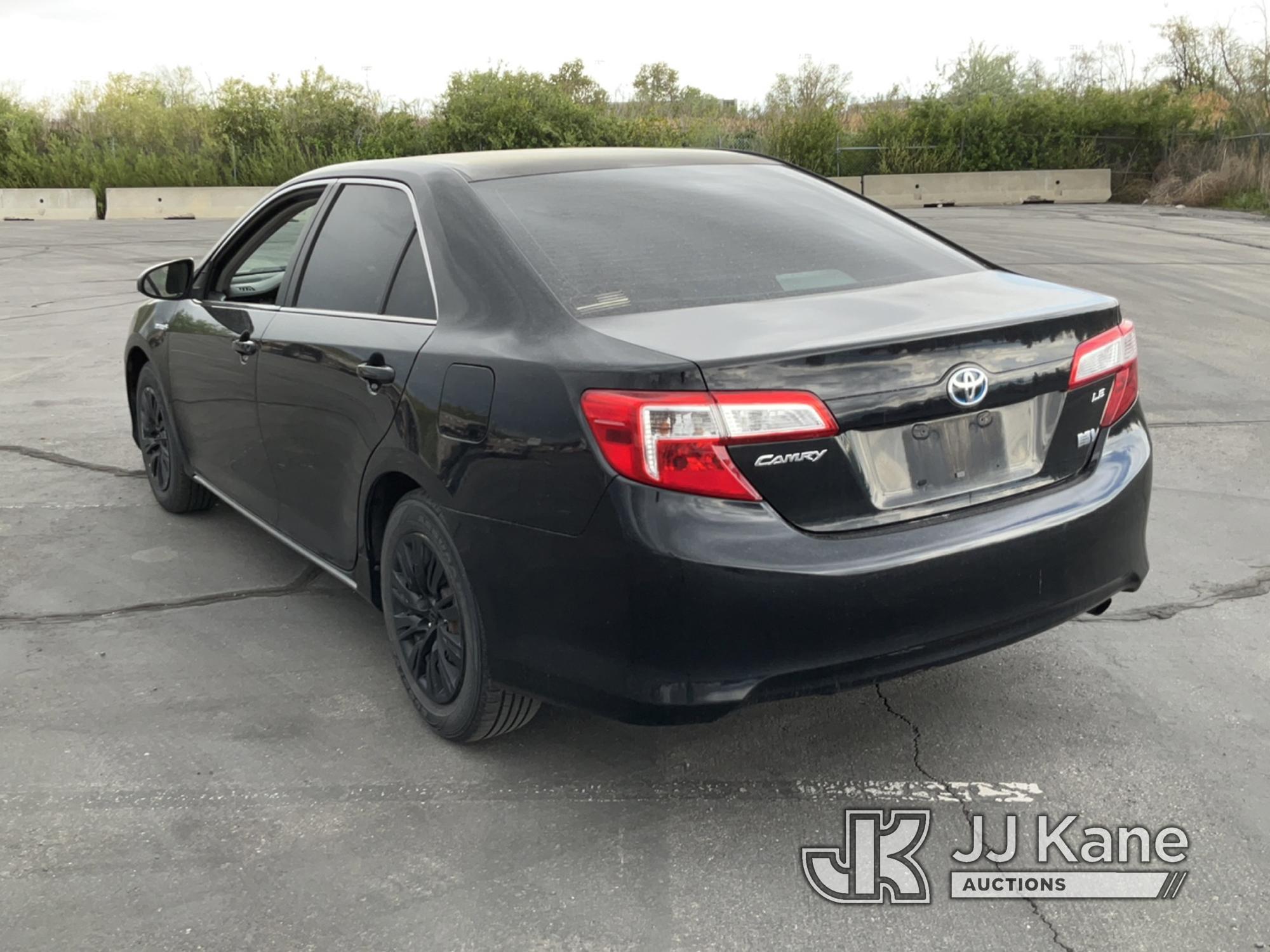 (Salt Lake City, UT) 2012 Toyota Camry Hybrid 4-Door Sedan Runs & Moves