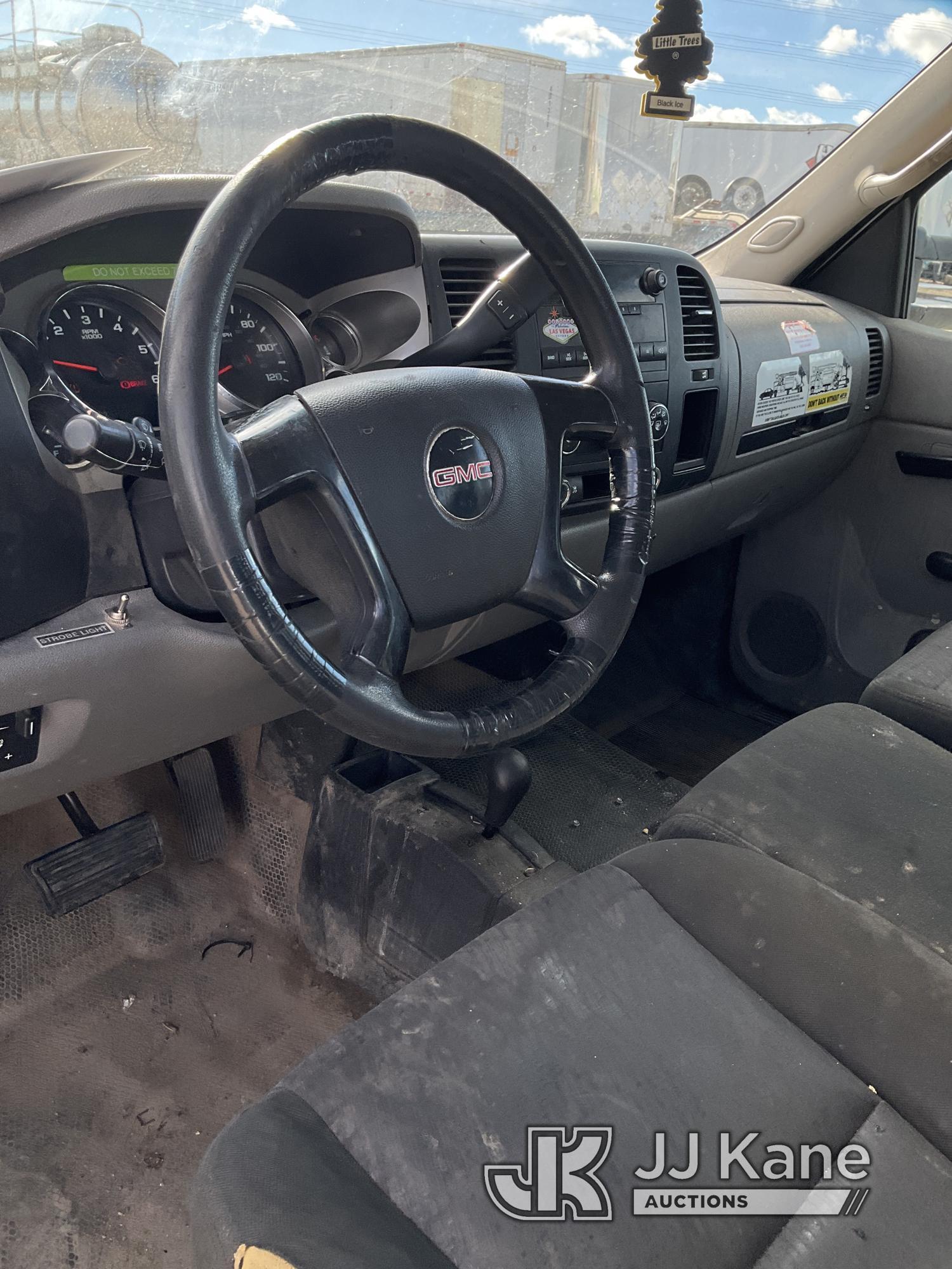 (Keenesburg, CO) 2011 GMC Sierra 2500HD 4x4 Crew-Cab Pickup Truck Runs & Moves) (Check Engine Light