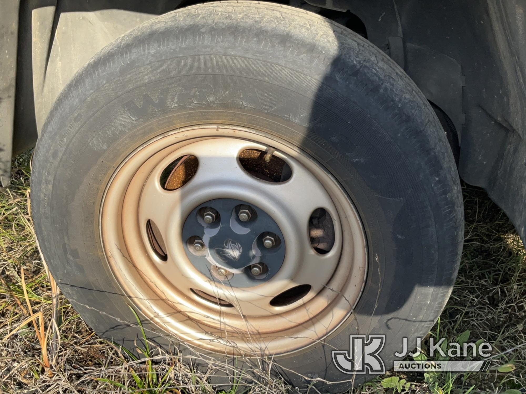 (Anderson, CA) 2000 Dodge Dakota Pickup Truck No Key) (Not Running,Condition Unknown.