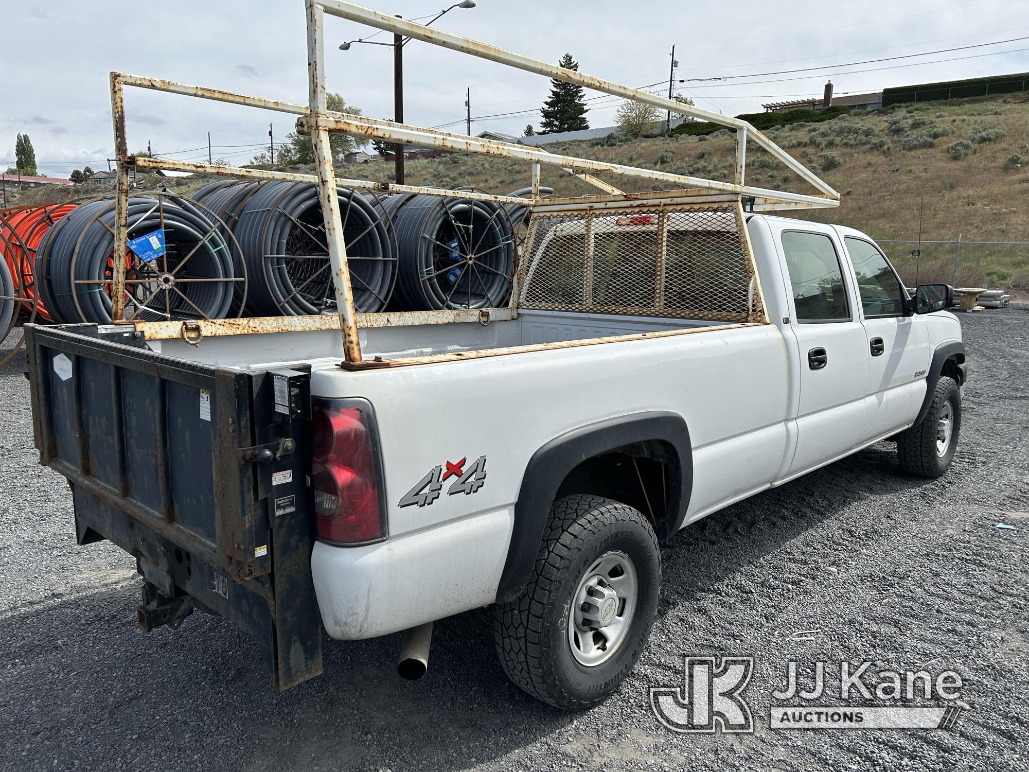 (Ephrata, WA) 2005 Chevrolet Silverado 4x4 Extended-Cab Pickup Truck Runs & Moves, Check Engine Ligh