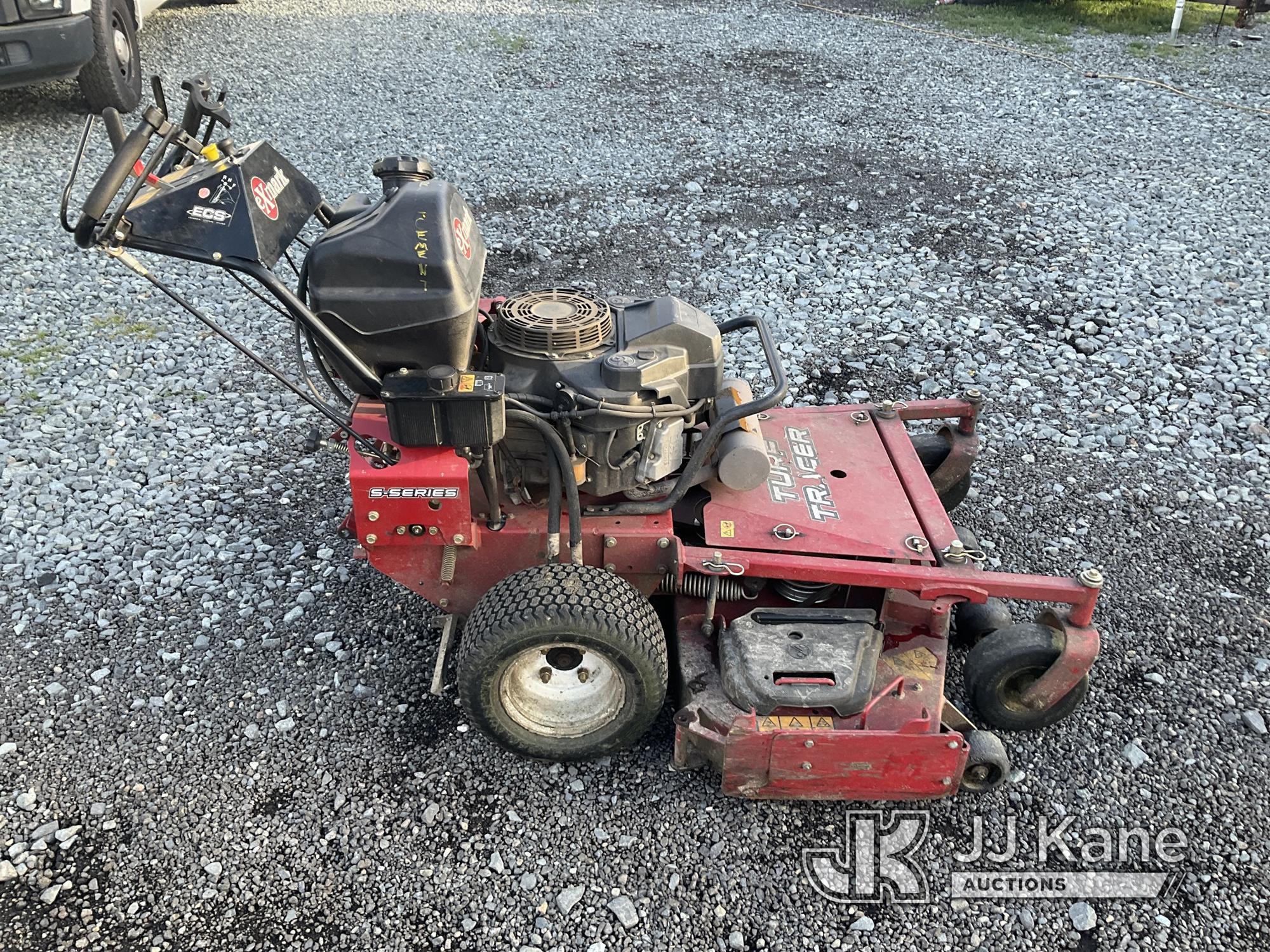 (Tacoma, WA) 2020 Truf Tracer Mower Runs & Moves