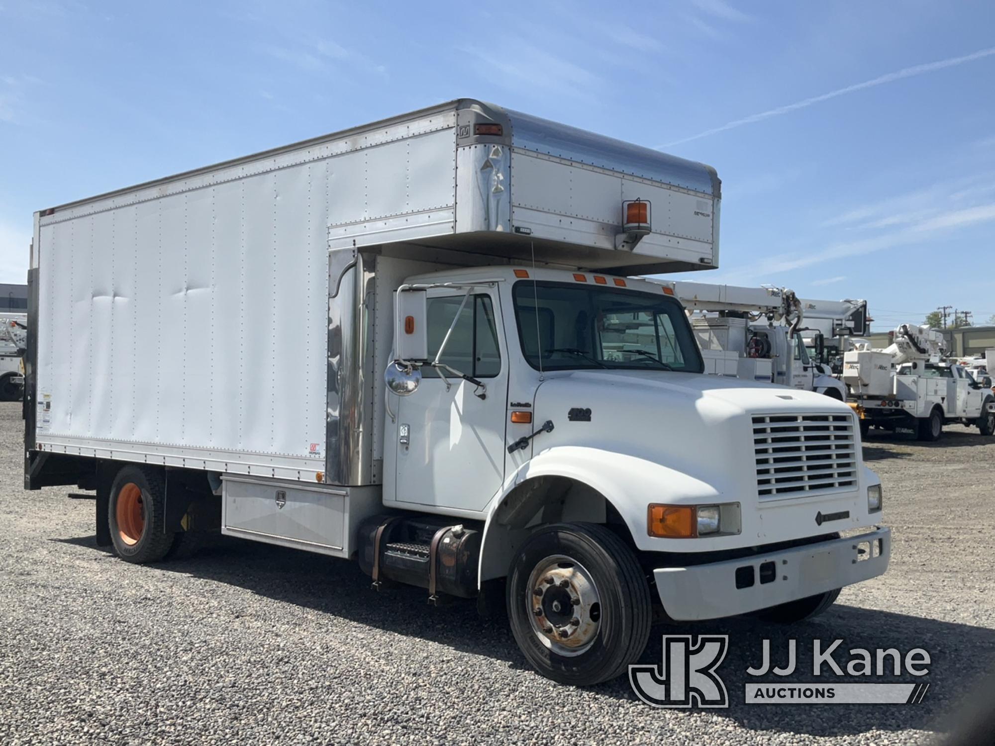 (Portland, OR) 1996 International 4700 Van Body Truck Runs & Moves)(Lift Gate Switch Will Not Raise