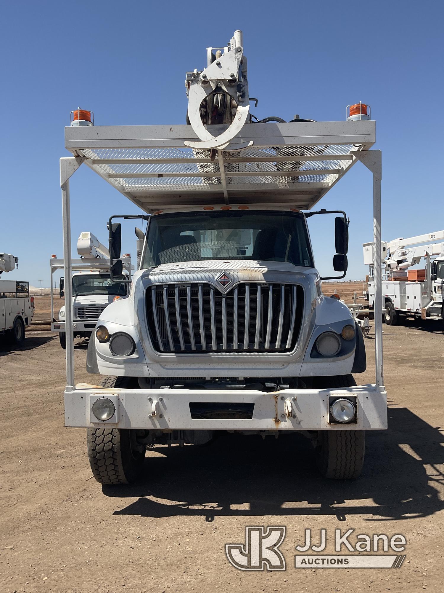 (Brawley, CA) Altec D4060B-TR, Digger Derrick rear mounted on 2015 International 7500 6x6 T/A Flatbe