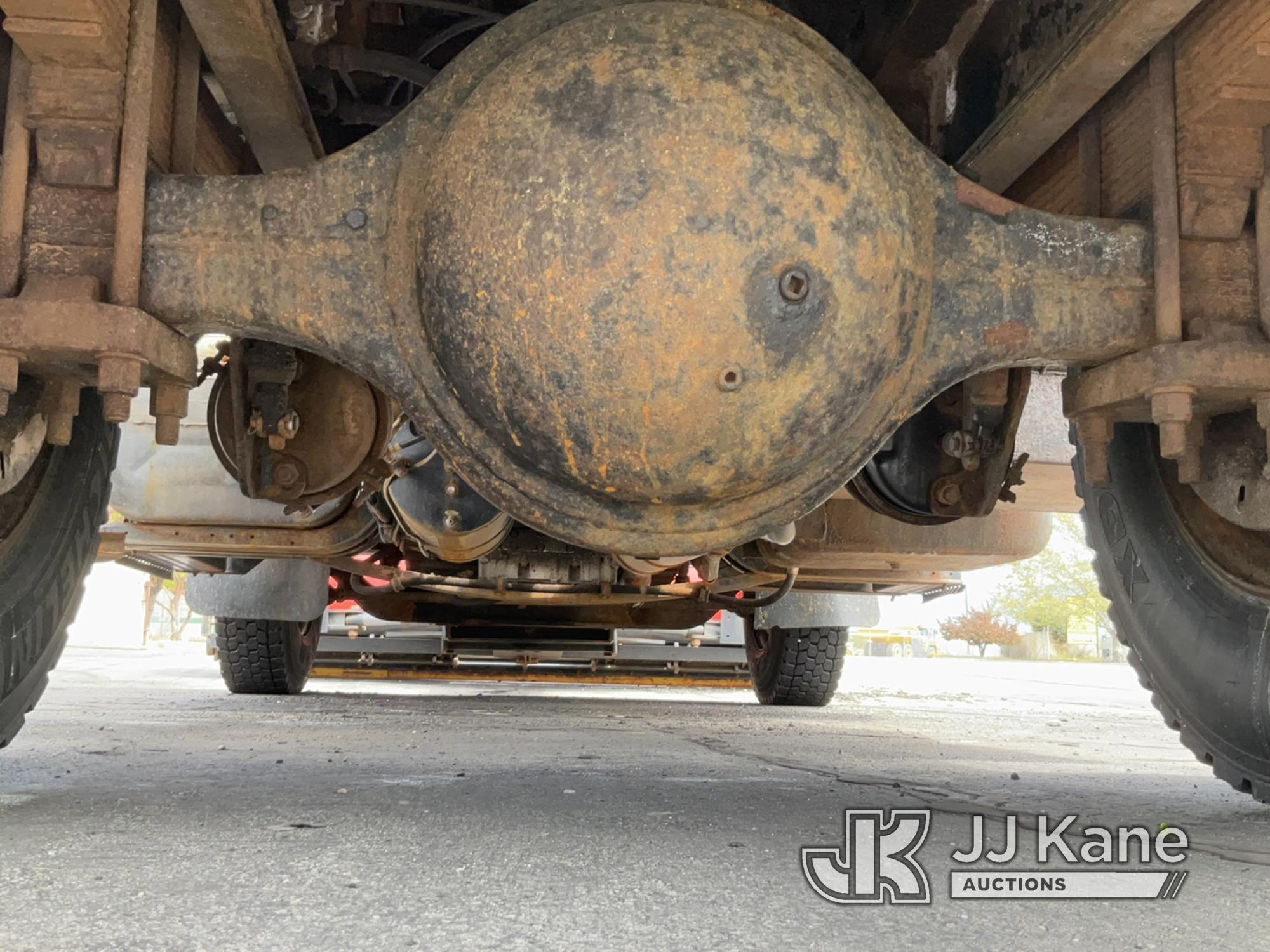 (Salt Lake City, UT) 1995 International 4900 Dump Truck Runs) (Radiator has a Hole in it, Drive Line